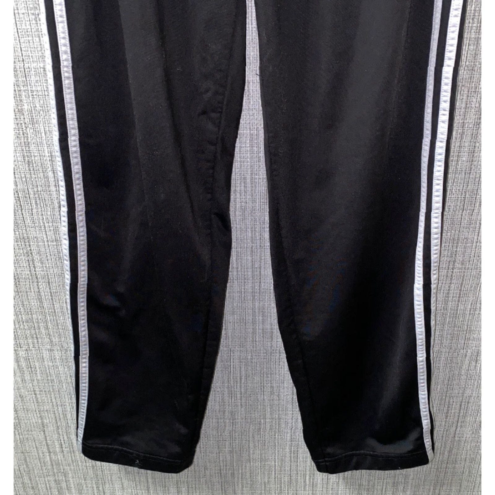 Adidas VINTAGE Adidas Track Pants Mens Side Stripe Athletic Black/White Size M Pants Size US 31 - 5 Thumbnail