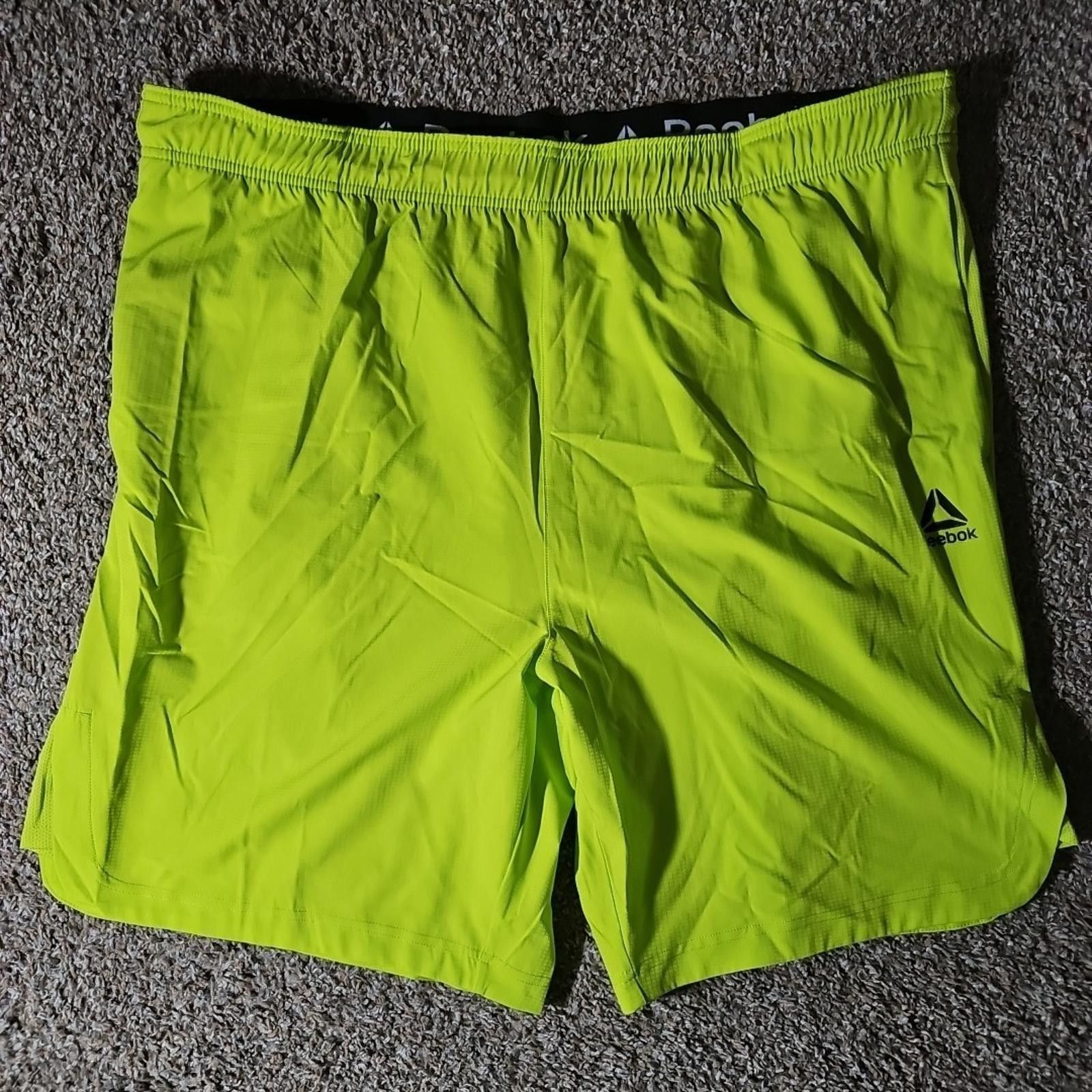 Reebok Reebok 3XL Neon Green Shorts Size US 44 / EU 60 - 1 Thumbnail
