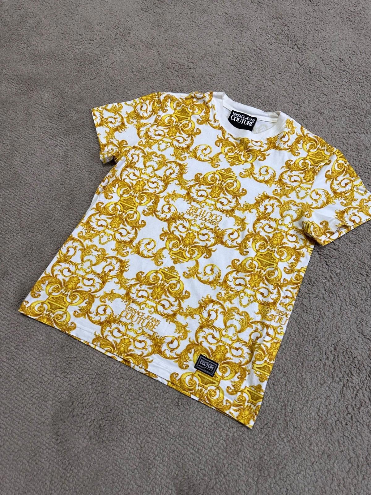 Versace Jeans Couture Rare VERSACE Jeans Couture White Tshirt Sz M Size US M / EU 48-50 / 2 - 2 Thumbnail