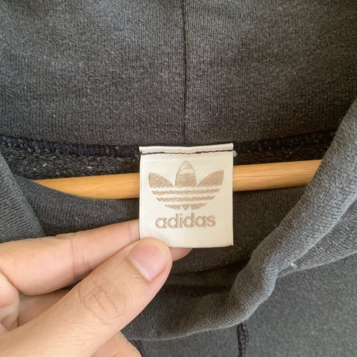Adidas × Vintage Vintage Adidas Sweatshirt Big Logo Rare XL Size US XL / EU 56 / 4 - 3 Thumbnail
