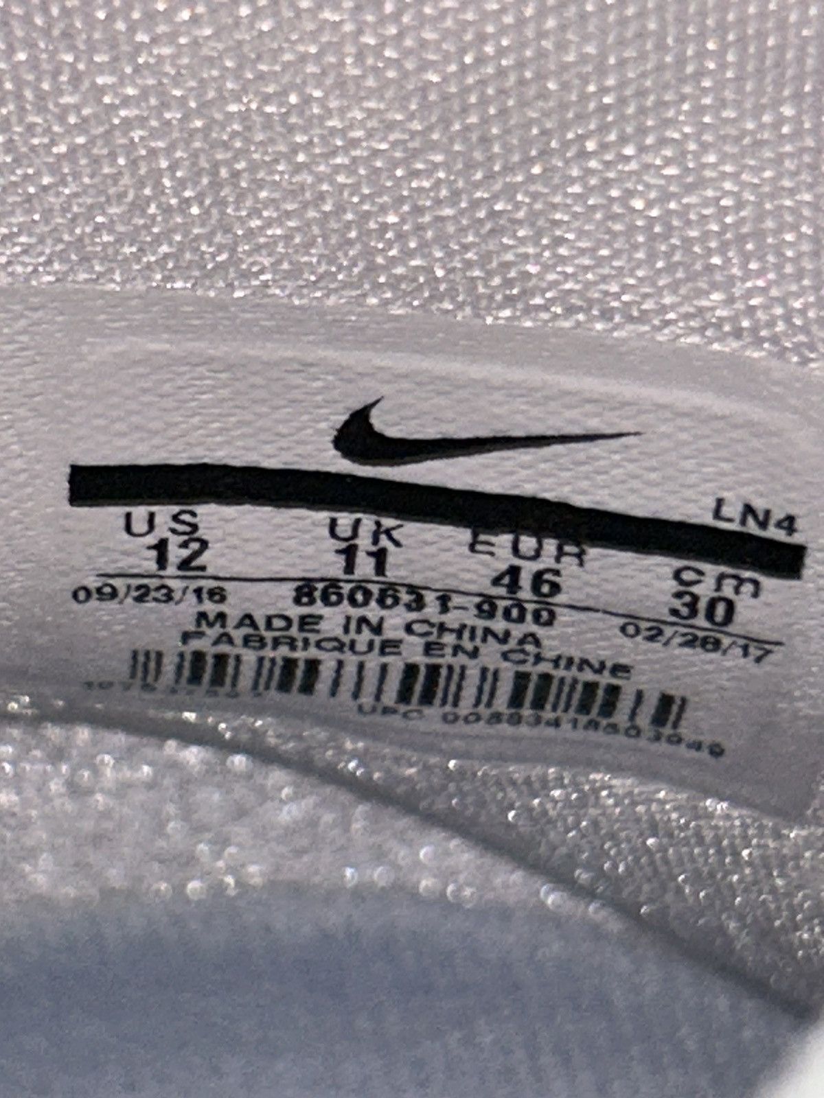 Nike Nike Lebron 14 Time To Shine 860631-900 size 12 NEW 2016 Size US 12 / EU 45 - 10 Thumbnail