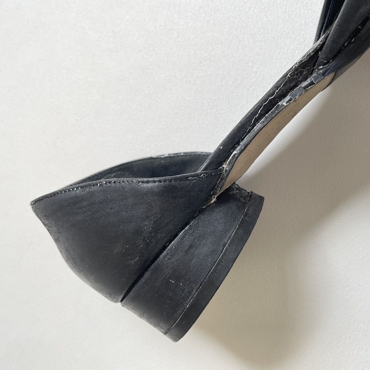 Maison Margiela 1990s Black Painted Mule Tabi Shoes Size US 8 / IT 38 - 23 Thumbnail