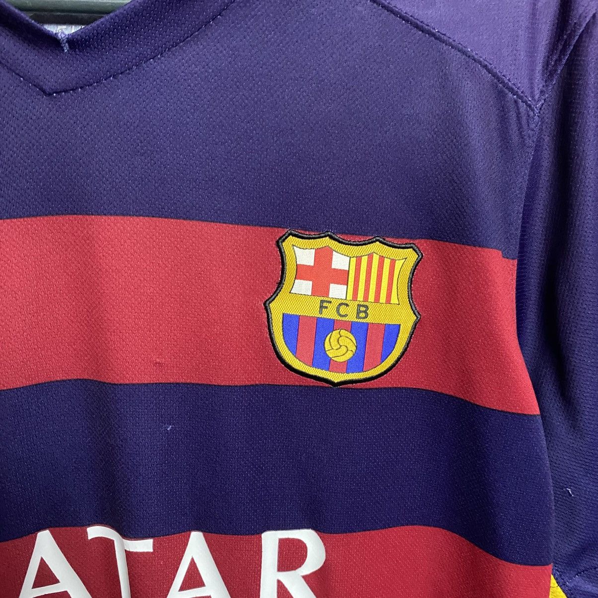 Nike Vintage Nike FC Barcelona 2015 Home Soccer jersey size M Size US M / EU 48-50 / 2 - 3 Thumbnail