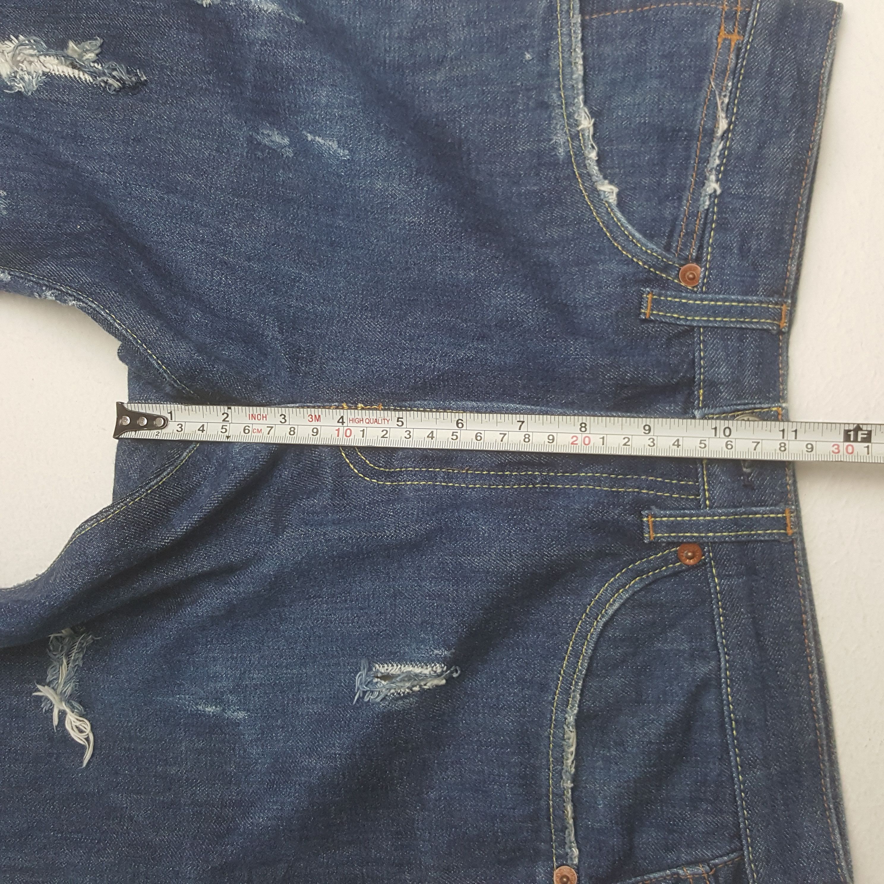 Vintage Vintage Gucci Italian Brand Distressed Shorts Jeans Size US 27 - 9 Thumbnail