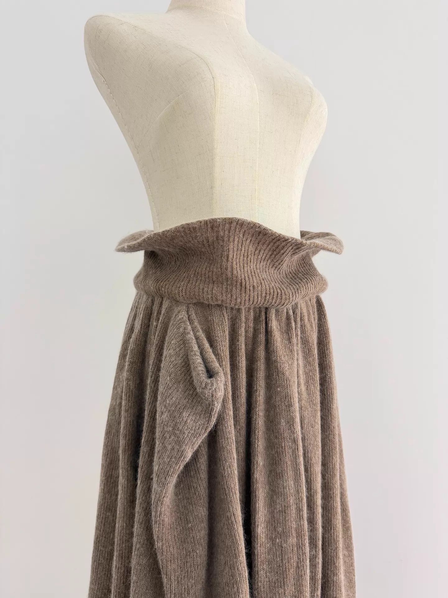 Y's Y's by Yohji Yamamoto Camel Waist-Cuff Knit Skirt Size 28" / US 6 / IT 42 - 3 Thumbnail