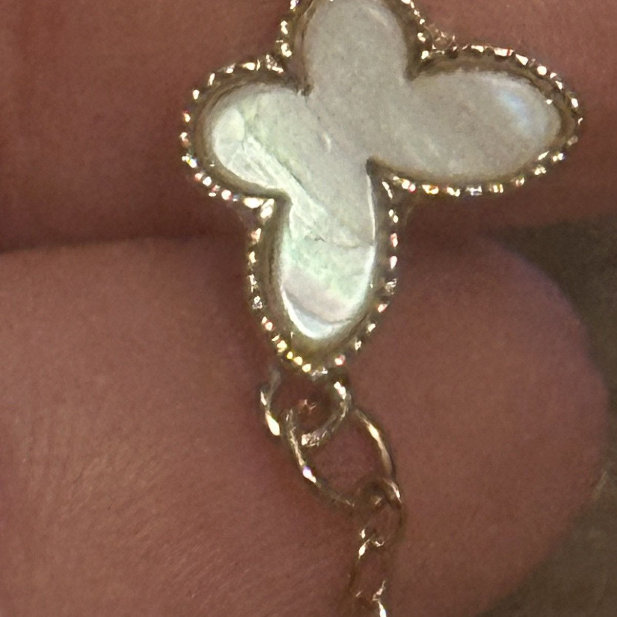 Other Gold tone mother of pearl butterfly necklace Size ONE SIZE - 5 Thumbnail
