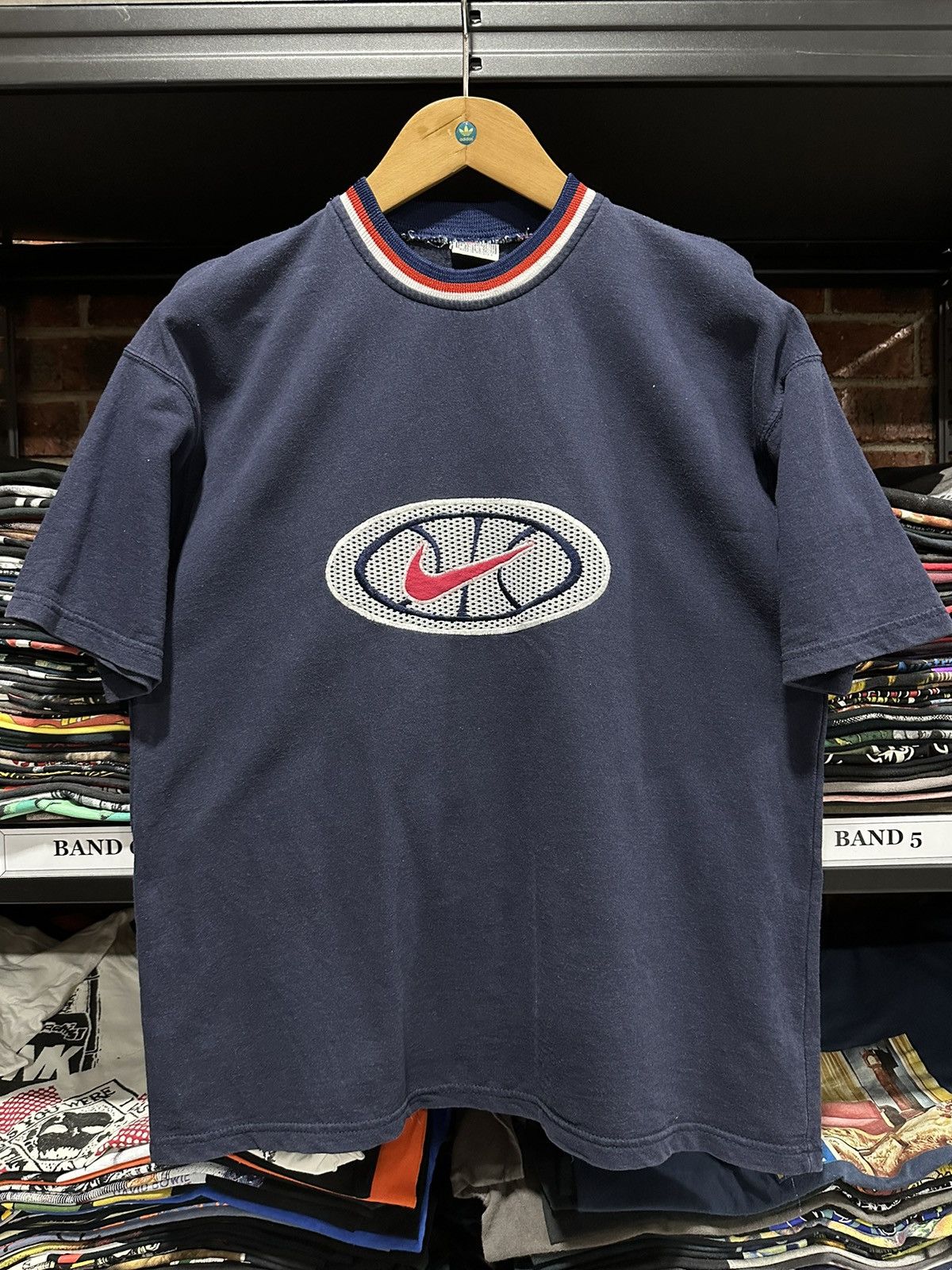 NBA × Nike × Vintage Vintage 90s Nike Nba Ringger Embroidered Logo Faded Tee Size US L / EU 52-54 / 3 - 1 Thumbnail