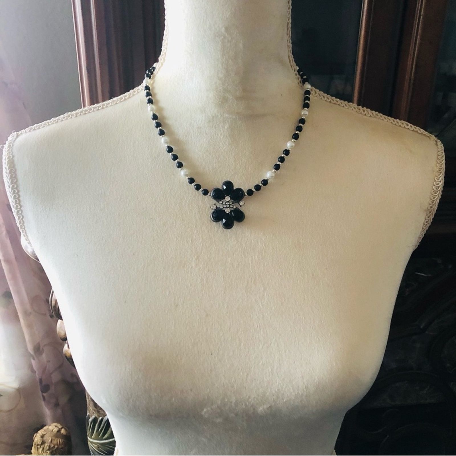 Handmade Handcrafted repurpose black and white Pearl necklace Size ONE SIZE - 5 Thumbnail