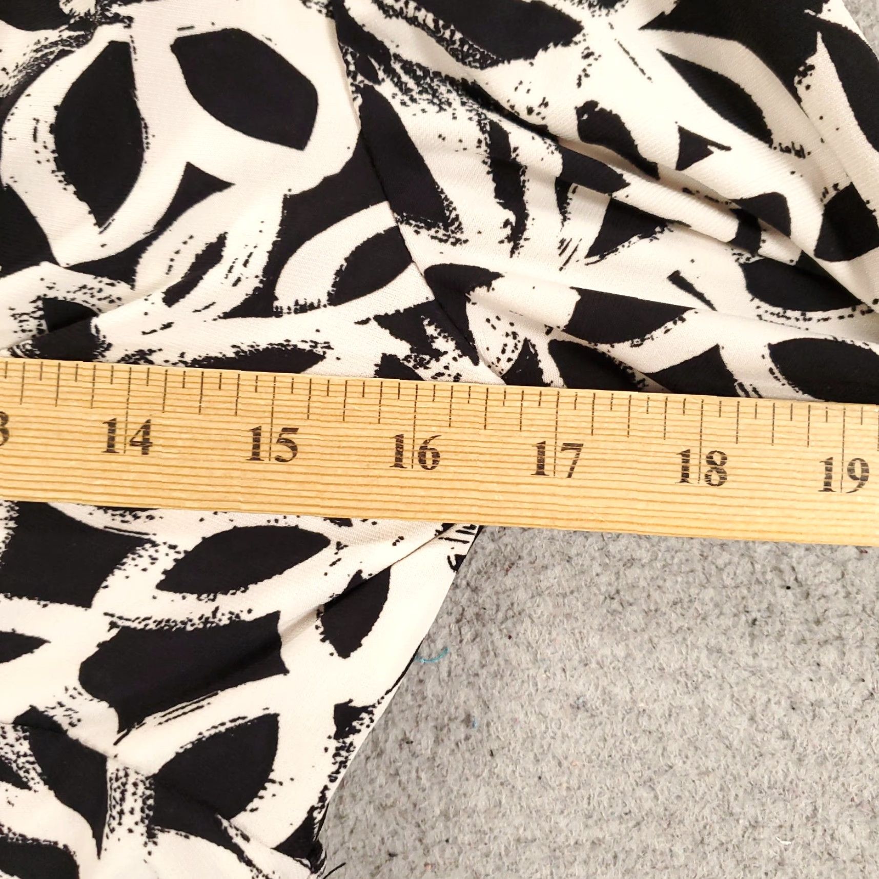 Ralph Lauren Ralph Lauren Shift Dress Womens Size 6 White Black Geometric V-Neck Stretch Shirt Dress Mens Women Girls? Size M / US 6-8 / IT 42-44 - 4 Thumbnail