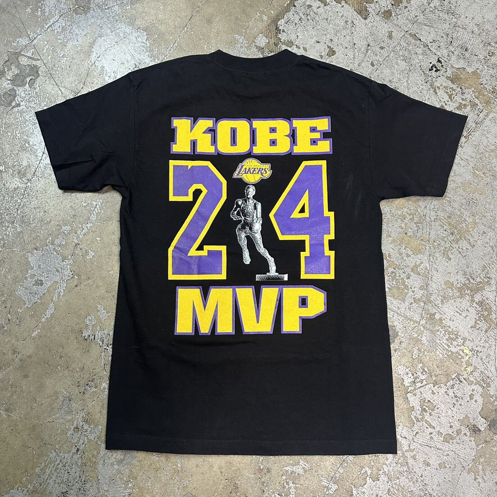 NBA × Nike × Vintage Vintage 2008 Los Angeles Lakers Kobe Bryant NBA MVP T-Shirt Size US M / EU 48-50 / 2 - 2 Thumbnail