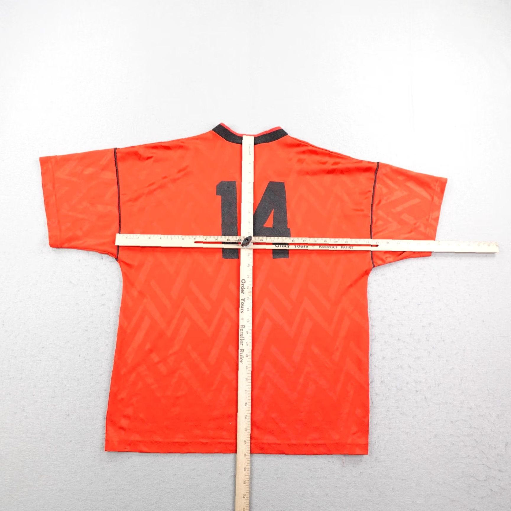 Umbro Vintage Umbro Shirt Mens XL Red Zig Zag Soccer Jersey Satin Silky 90s USA #14 Size US XL / EU 56 / 4 - 5 Thumbnail