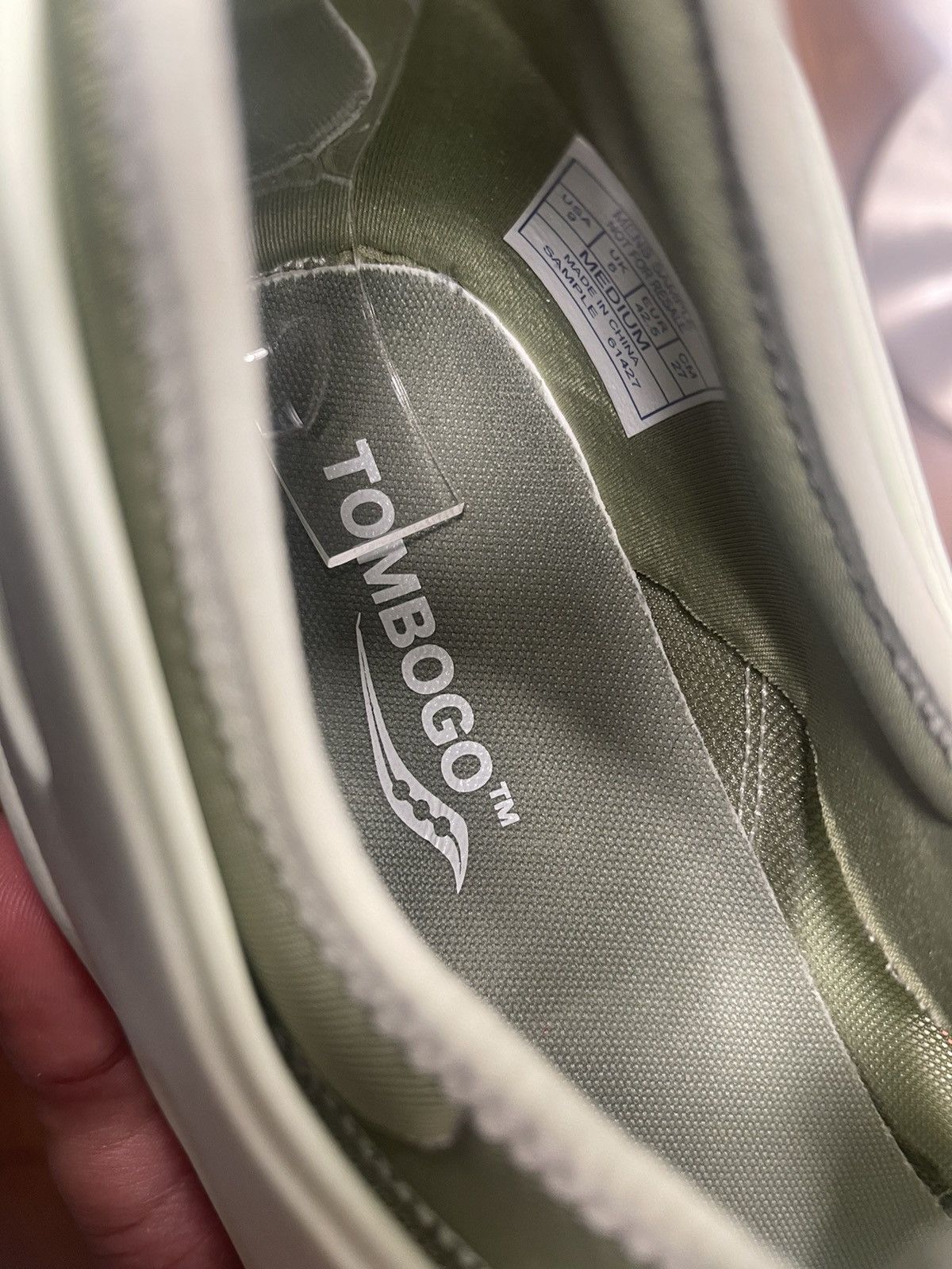 TOMBOGO Saucony Tombogo F&F The Butterfly Glow in the Dark Size US 9 / EU 42 - 15 Thumbnail