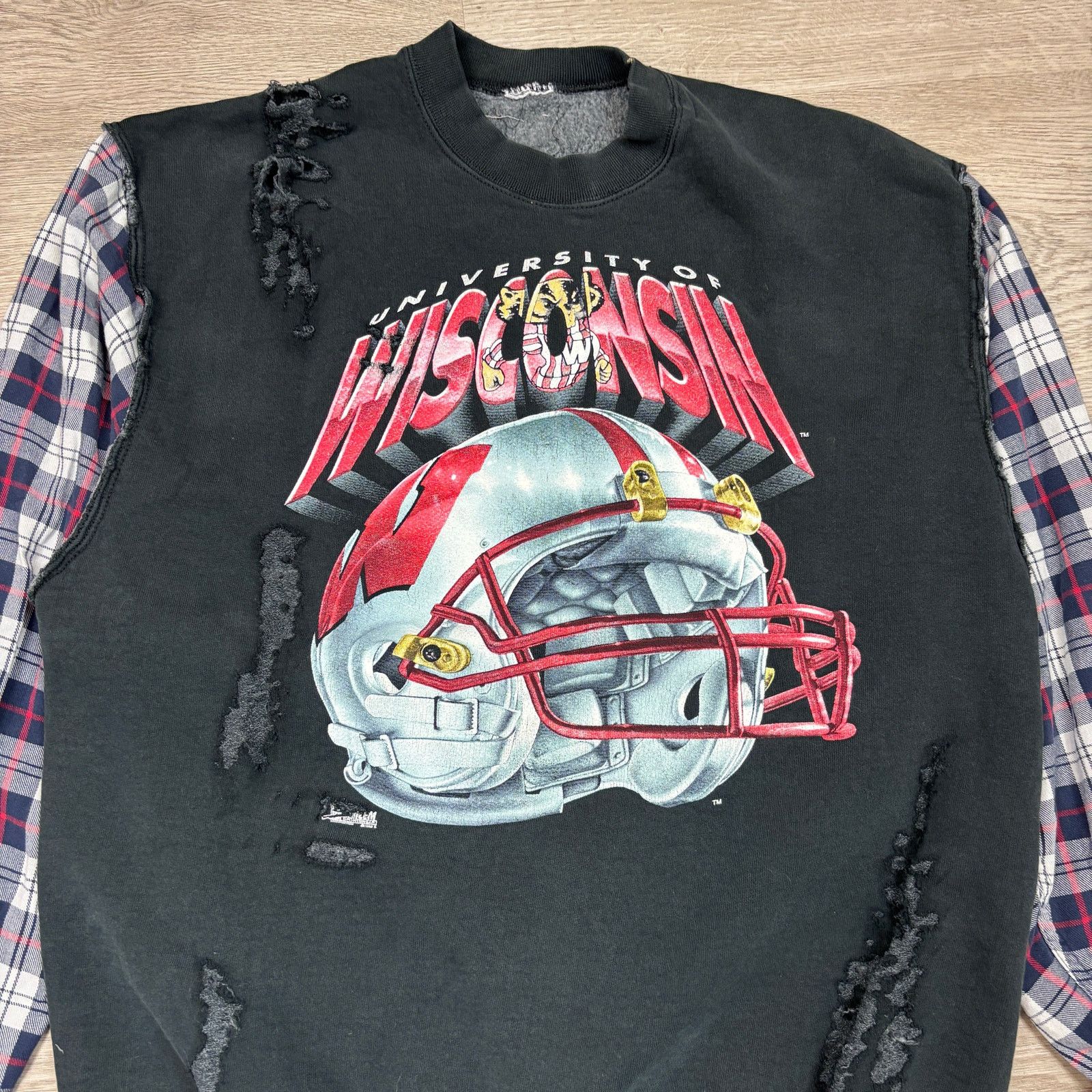 Salem Sportswear × Vintage VTG 90s Salem Upcycled Wisconsin Badgers Sweatshirt Men's L Size US L / EU 52-54 / 3 - 2 Thumbnail