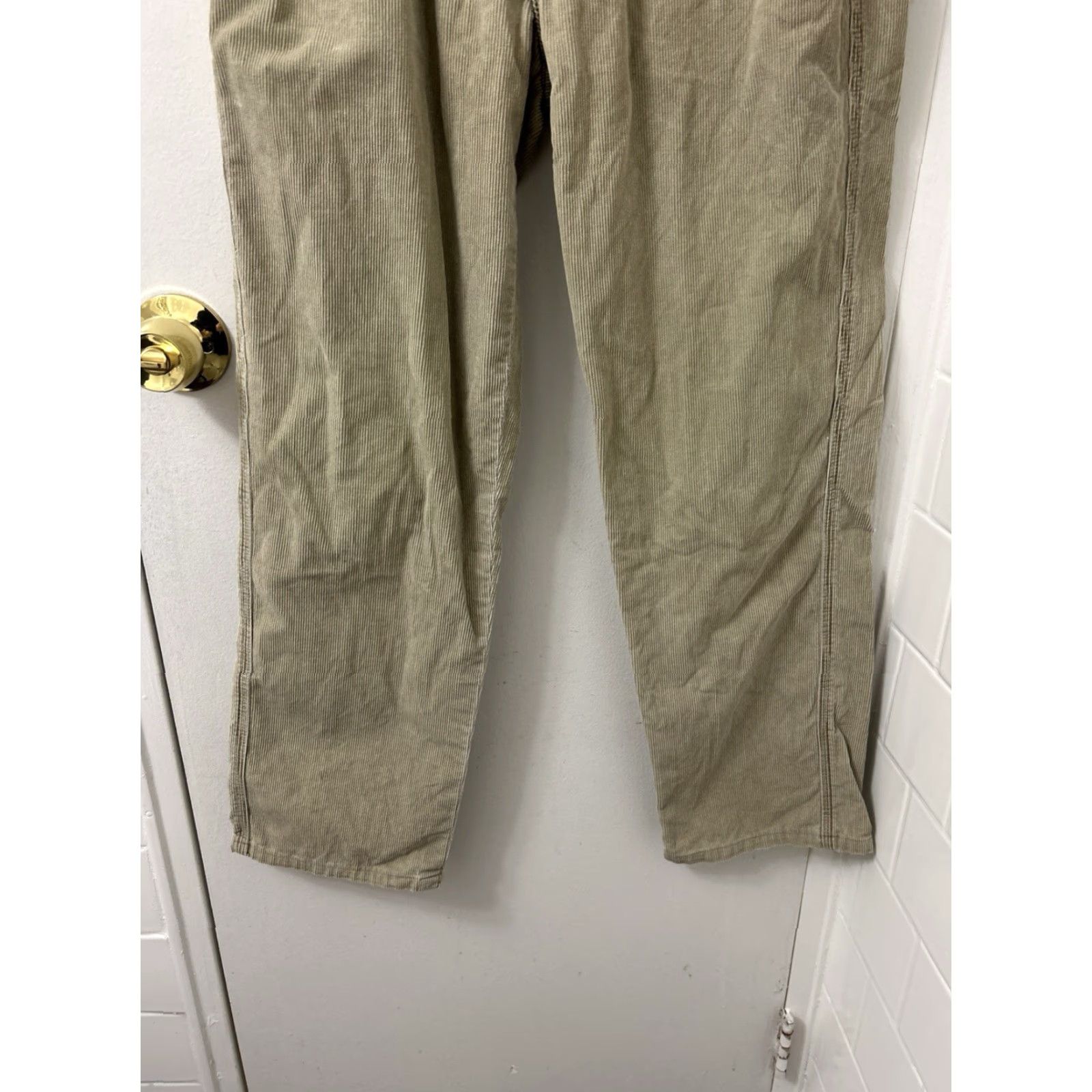 Eddie Bauer VINTAGE Eddie Bauer Pants Mens 30x28 Corduroy Tan Straight Leg 100% Cotton YKK Button Zip Front 5-Pocket Design Leather Patch Size US 30 / EU 46 - 3 Thumbnail