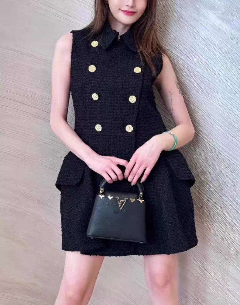 Louis Vuitton Louis Vuitton Black double-breasted gold button woolen sle Size XXS / US 00 / IT 34 - 2 Thumbnail