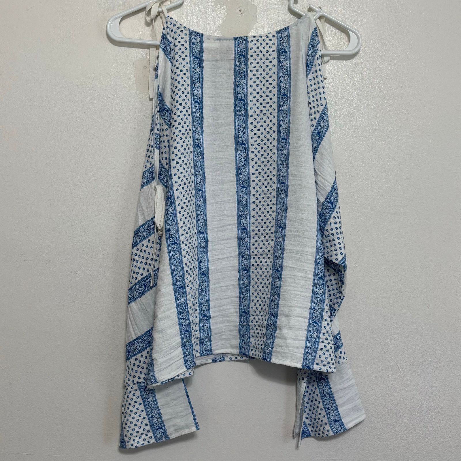Other LINE & DOT Blue & White Cold Shoulder Top Size Small NWT Size S / US 4 / IT 40 - 2 Thumbnail