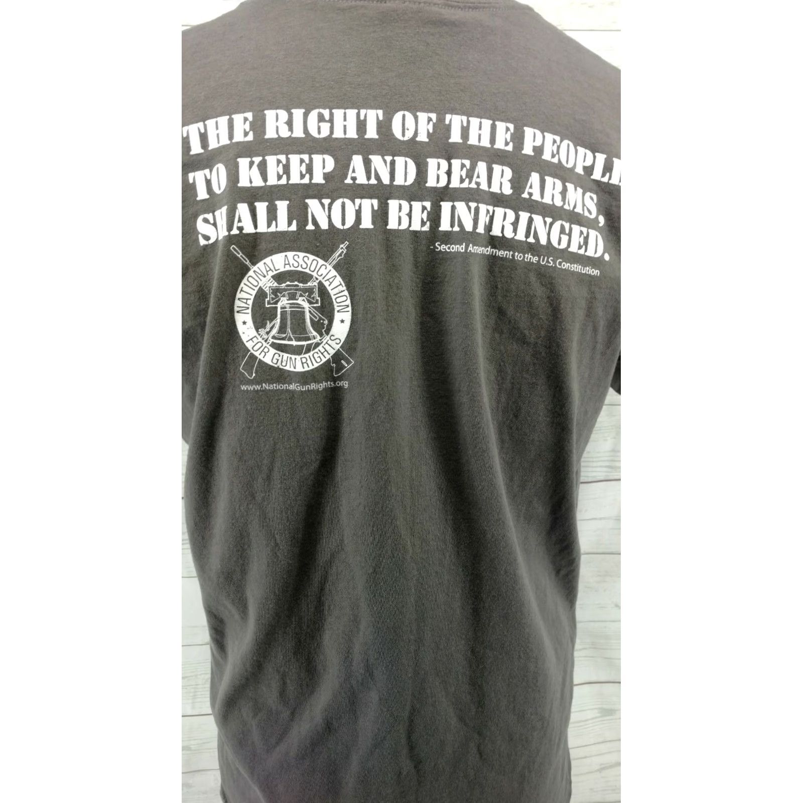 Gildan NRA Don't Tread On Me 2nd Amendment Gun Rights Patriotic T Shirt Gray Large Mens Gildan Short Sleeve Crew Neck Cotton Blend Graphic Tee Vintage: No Size US L / EU 52-54 / 3 - 7 Thumbnail