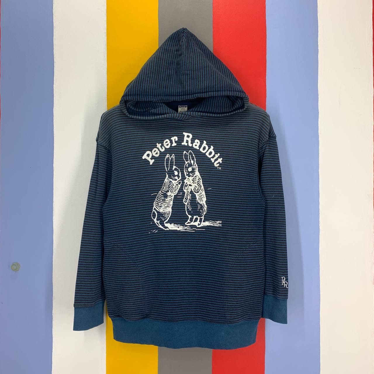 Cartoon Network × Uniqlo PETER RABBIT Stripe Hoodie Pullover #2248/22 Size US S / EU 44-46 / 1 - 1 Thumbnail