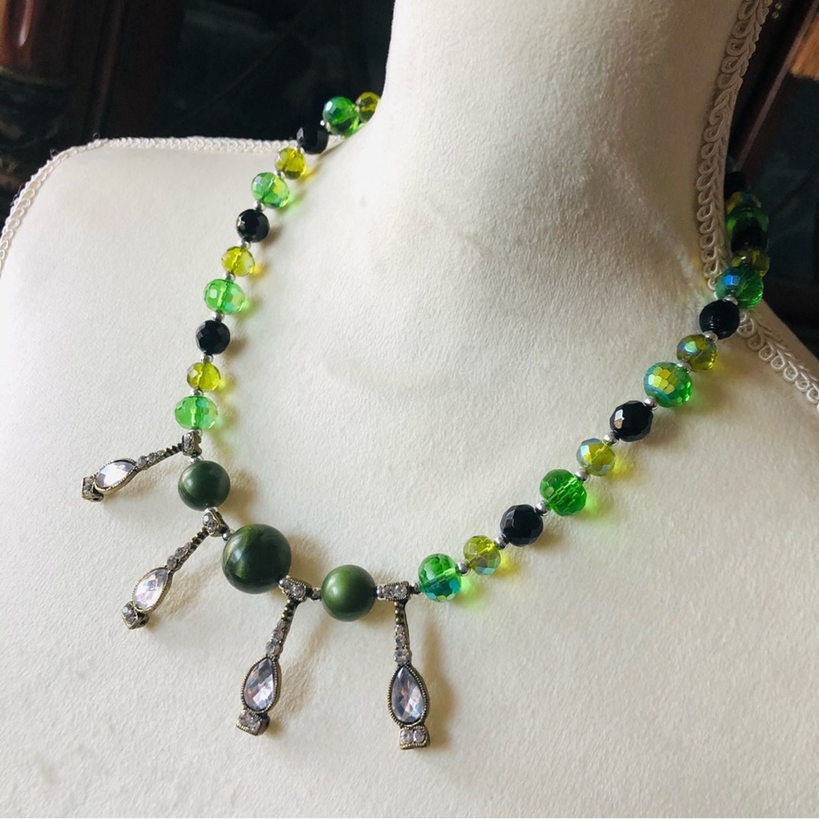 Handmade Handcrafted forest surrender crystal bead pendant necklace Size ONE SIZE - 3 Thumbnail