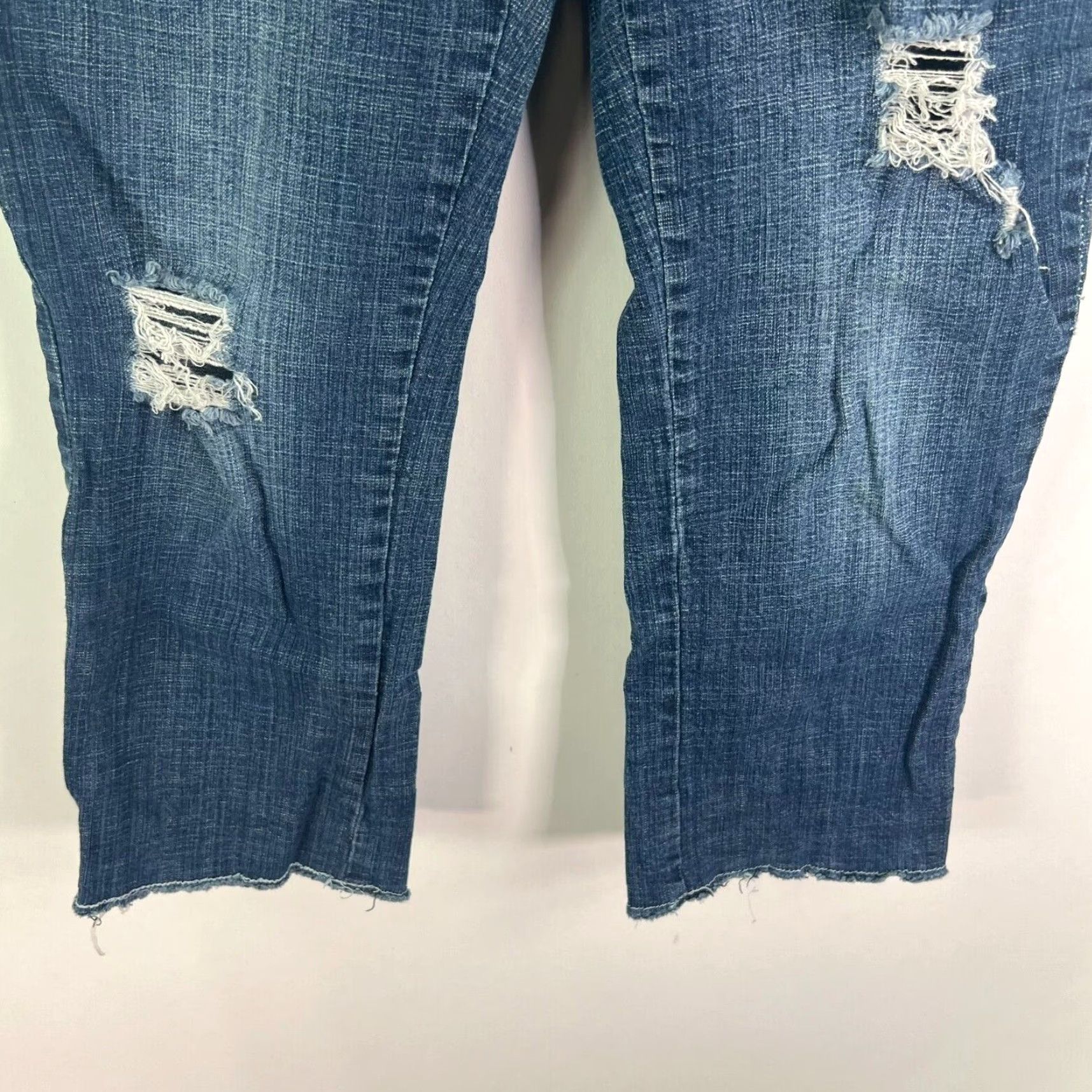 Vintage VINTAGE HYDRAULIC Dark Wash Distressed Capri Jeans Juniors Size 10 30W 22L Stretch Denim Womens Size 32" / US 10 / IT 46 - 3 Thumbnail