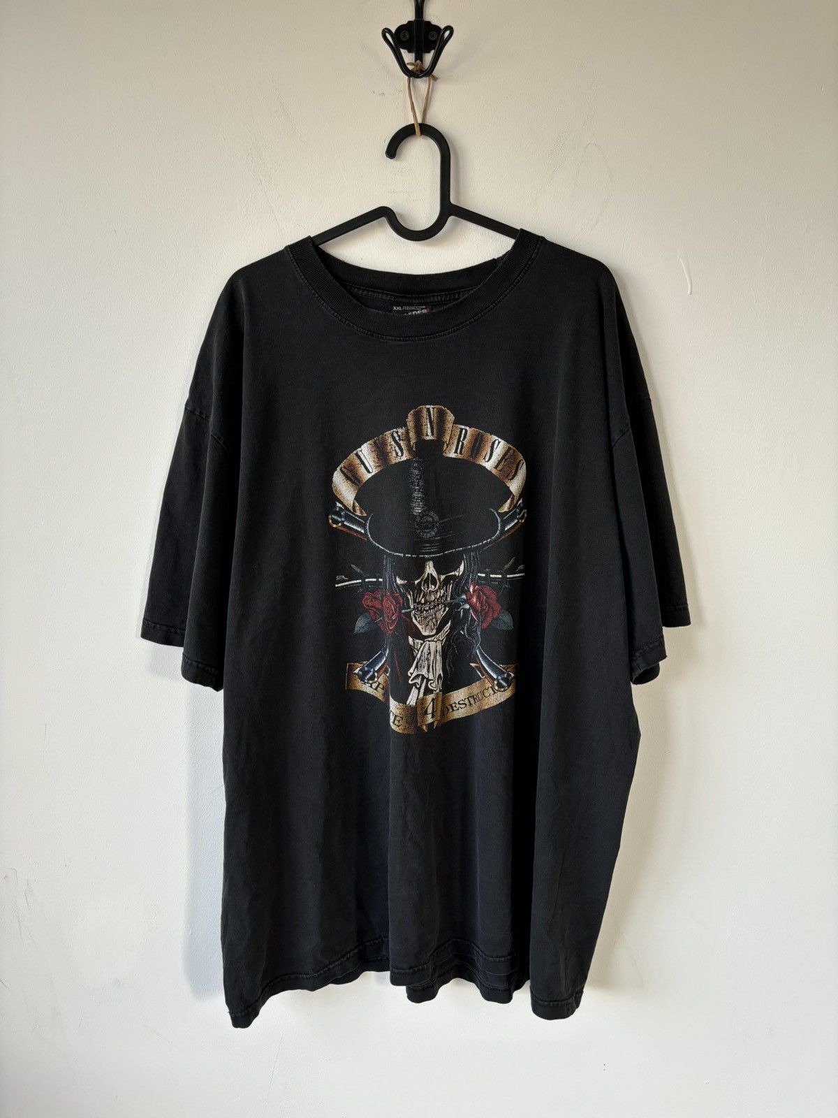 Band Tees × Guns N' Roses Vintage Faded Gun & Roses Use Your Illusion Tour 91-93 Tee Size US XXL / EU 58 / 5 - 1 Thumbnail