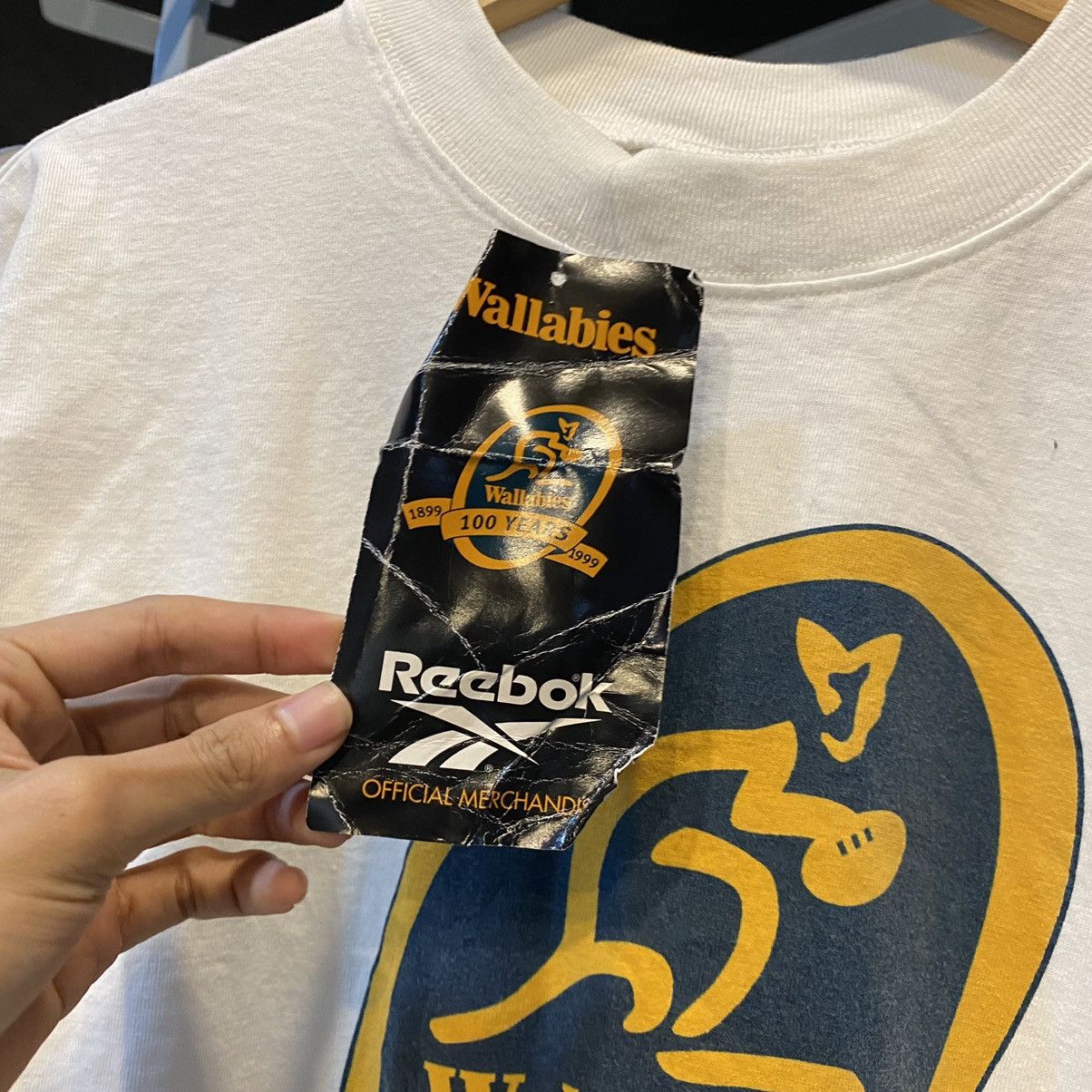 Reebok DEADSTOCK wallabies australian rugby streetwear tee size L Size US L / EU 52-54 / 3 - 6 Thumbnail
