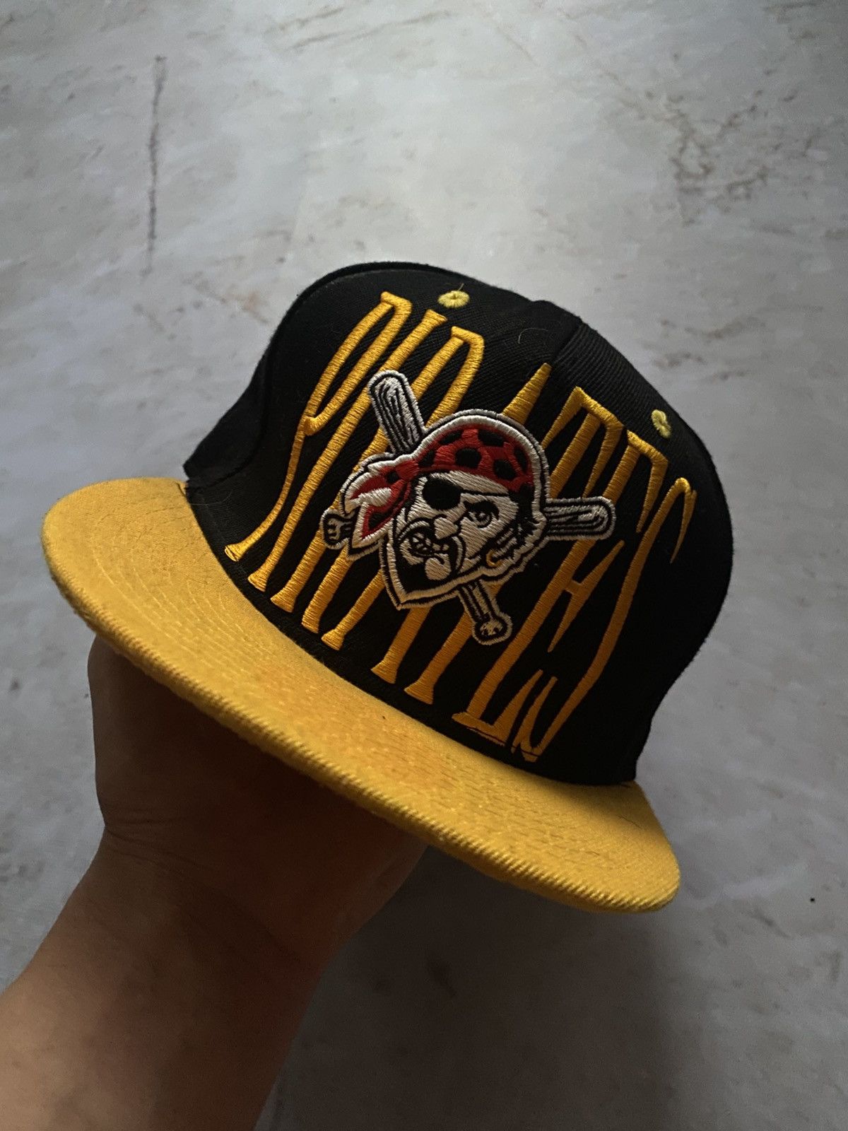 Vintage Pittsburgh Pirates Fitted Hat New Era MLB Cap style