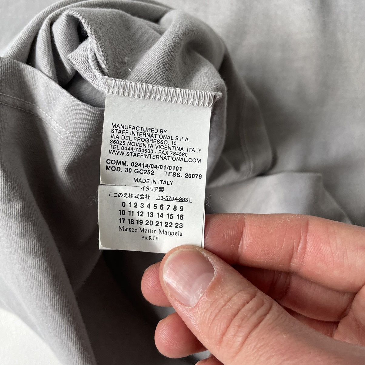 Maison Margiela S/S 10 ‘Smokers’ Pocket T Shirt Size US S / EU 44-46 / 1 - 11 Thumbnail