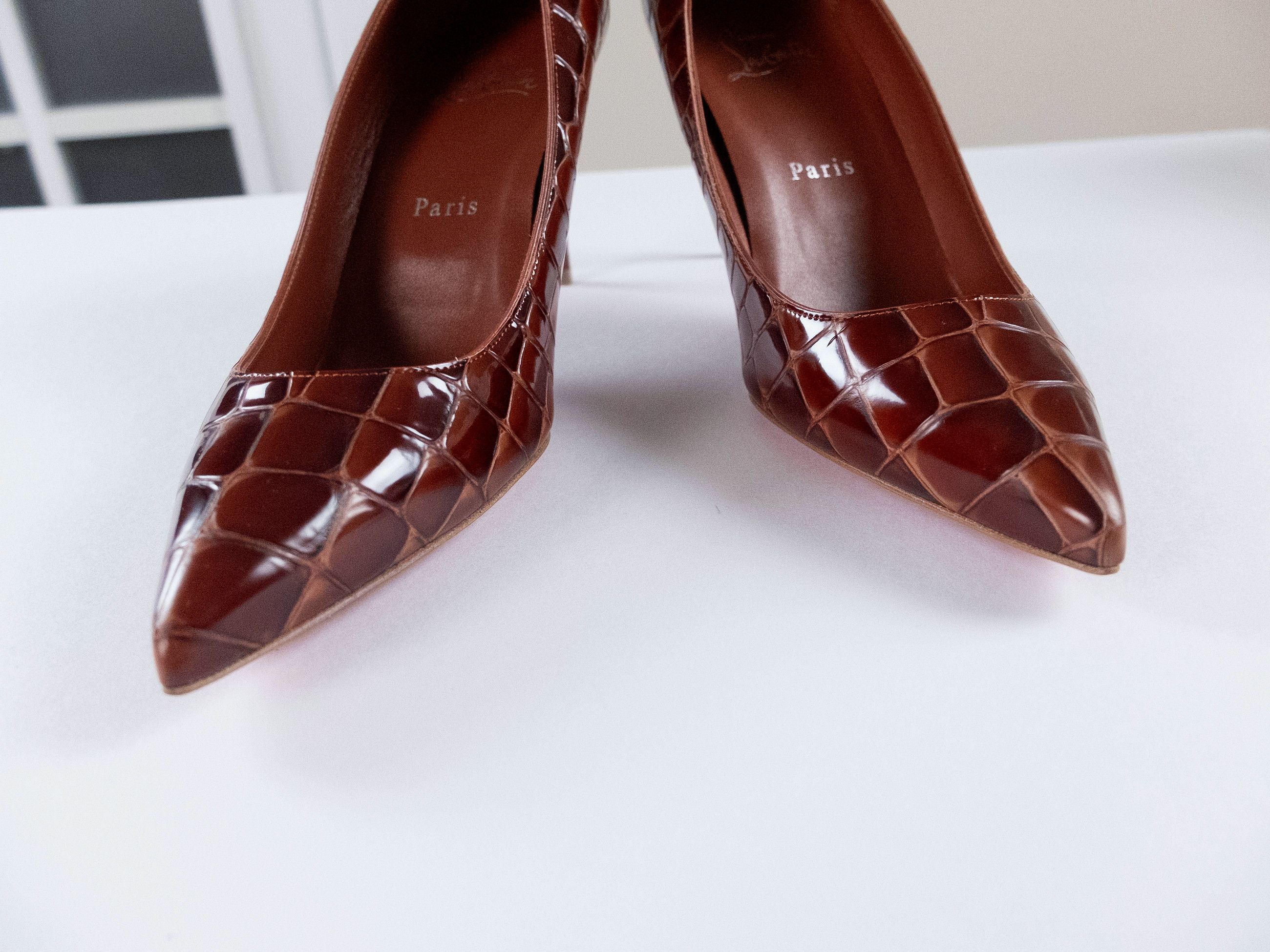 Christian Louboutin CHRISTIAN LOUBOUTIN Kate brown alligator embossed pumps 8.5 Size US 8.5 / IT 38.5 - 7 Thumbnail