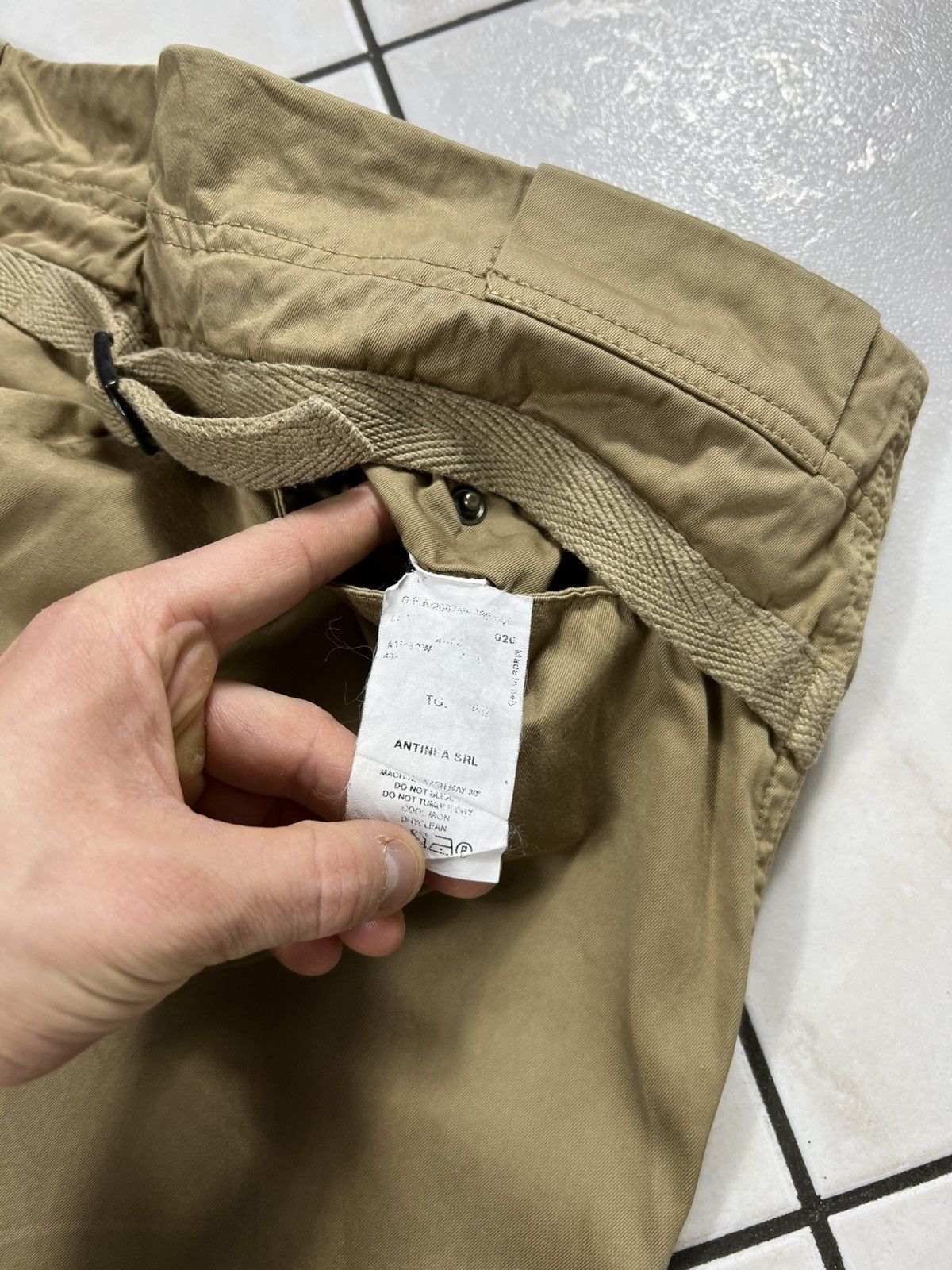 Emporio Armani Emporio armani big pockets cargo pants buckle back archive Size US 32 / EU 48 - 20 Thumbnail