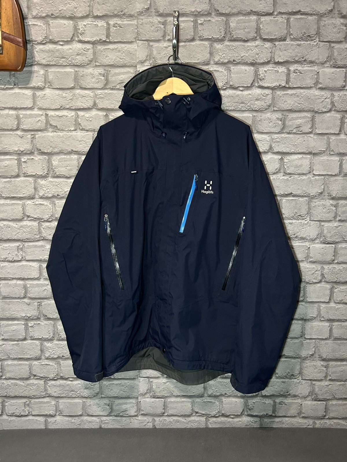 image of Goretex x Haglofs Astral 3 Gore-Tex Jacket Hardshell in Navy, Men's (Size XL)