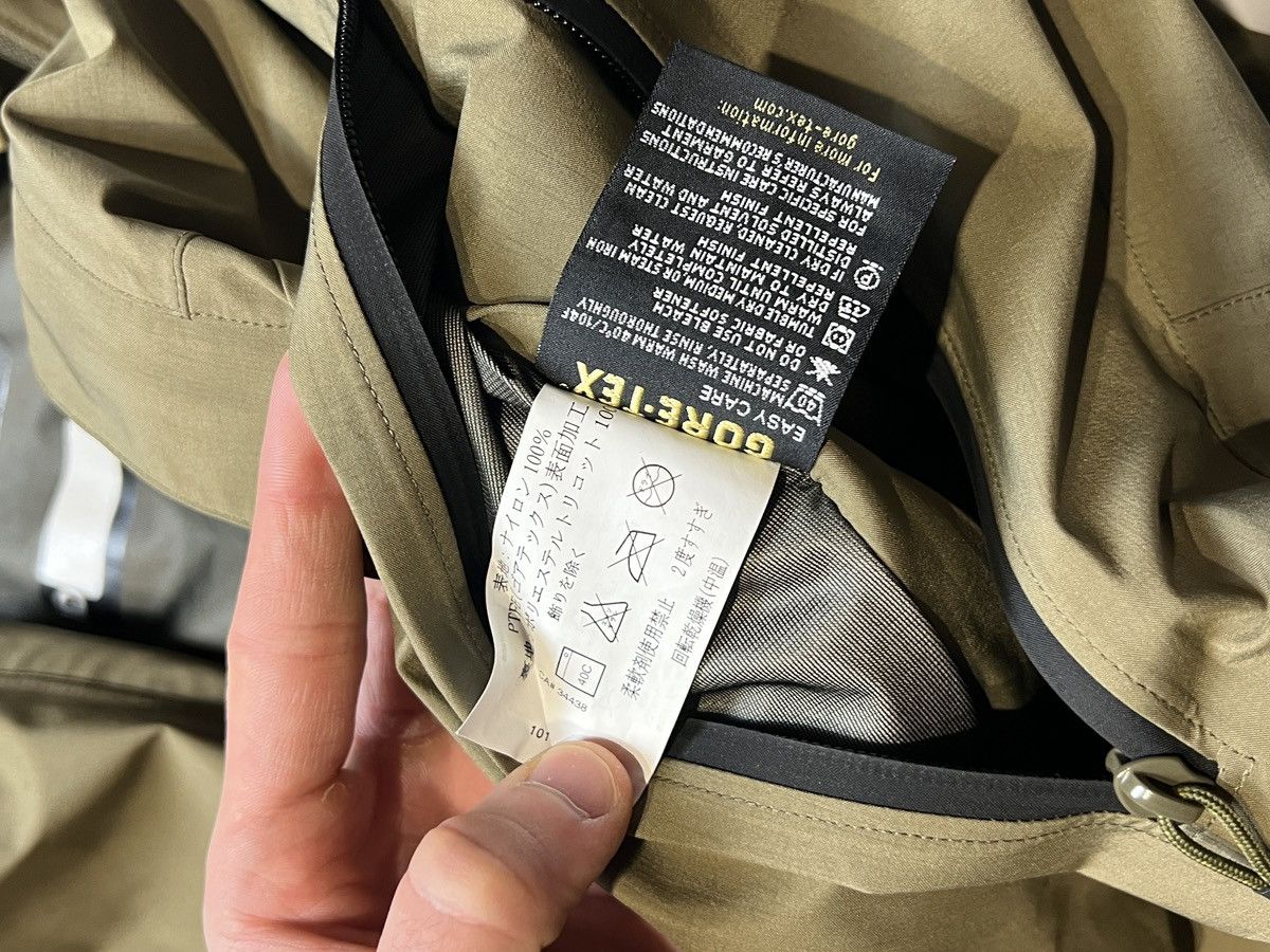 Arc'teryx Arc'teryx LEAF Alpha Gen 1 Jacket – Crocodile / Gore-Tex Size US XL / EU 56 / 4 - 14 Thumbnail