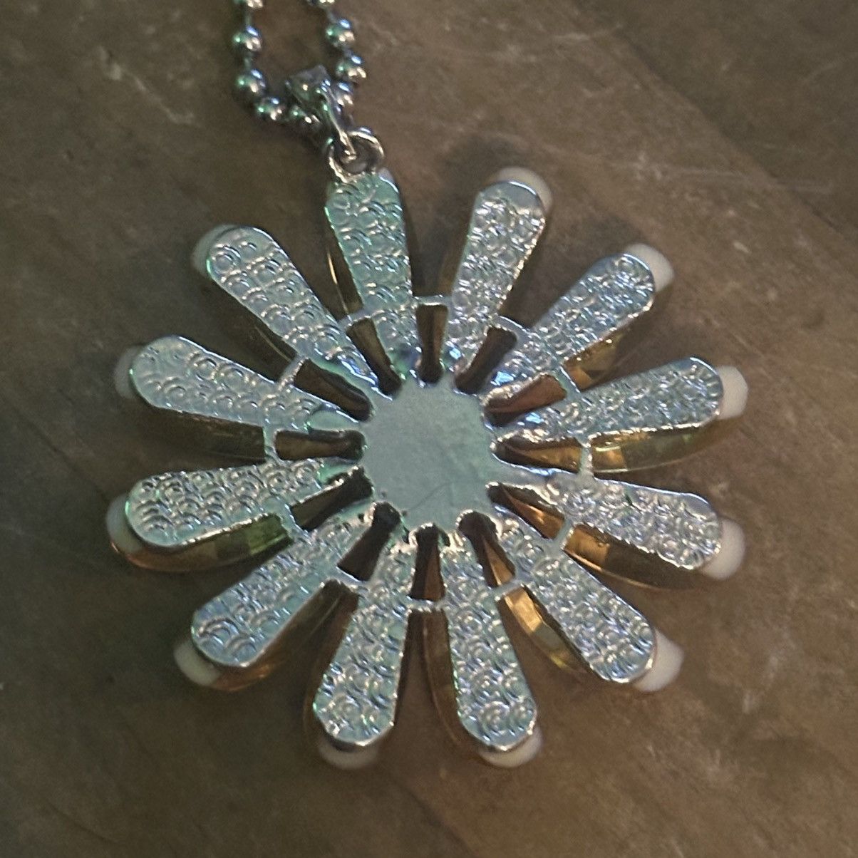 Other Acrylic yellow sunflower pendant necklace Size ONE SIZE - 5 Thumbnail