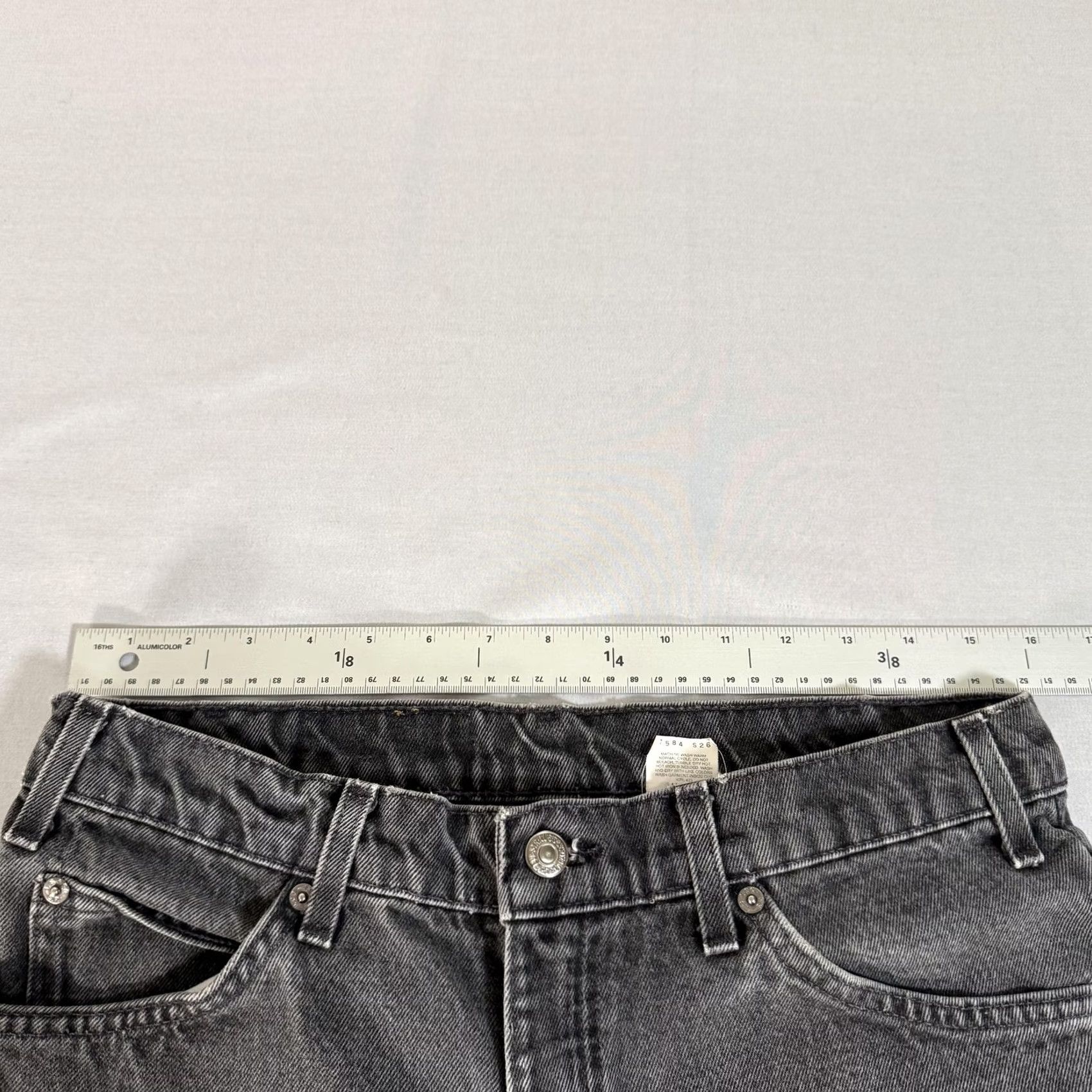 Levi's VINTAGE Levi's 550 Jeans Men 33x30 Black Charcoal Wash Relaxed Tapered Fit 5-Pocket Denim Pants 90s Mens Size US 33 - 6 Thumbnail