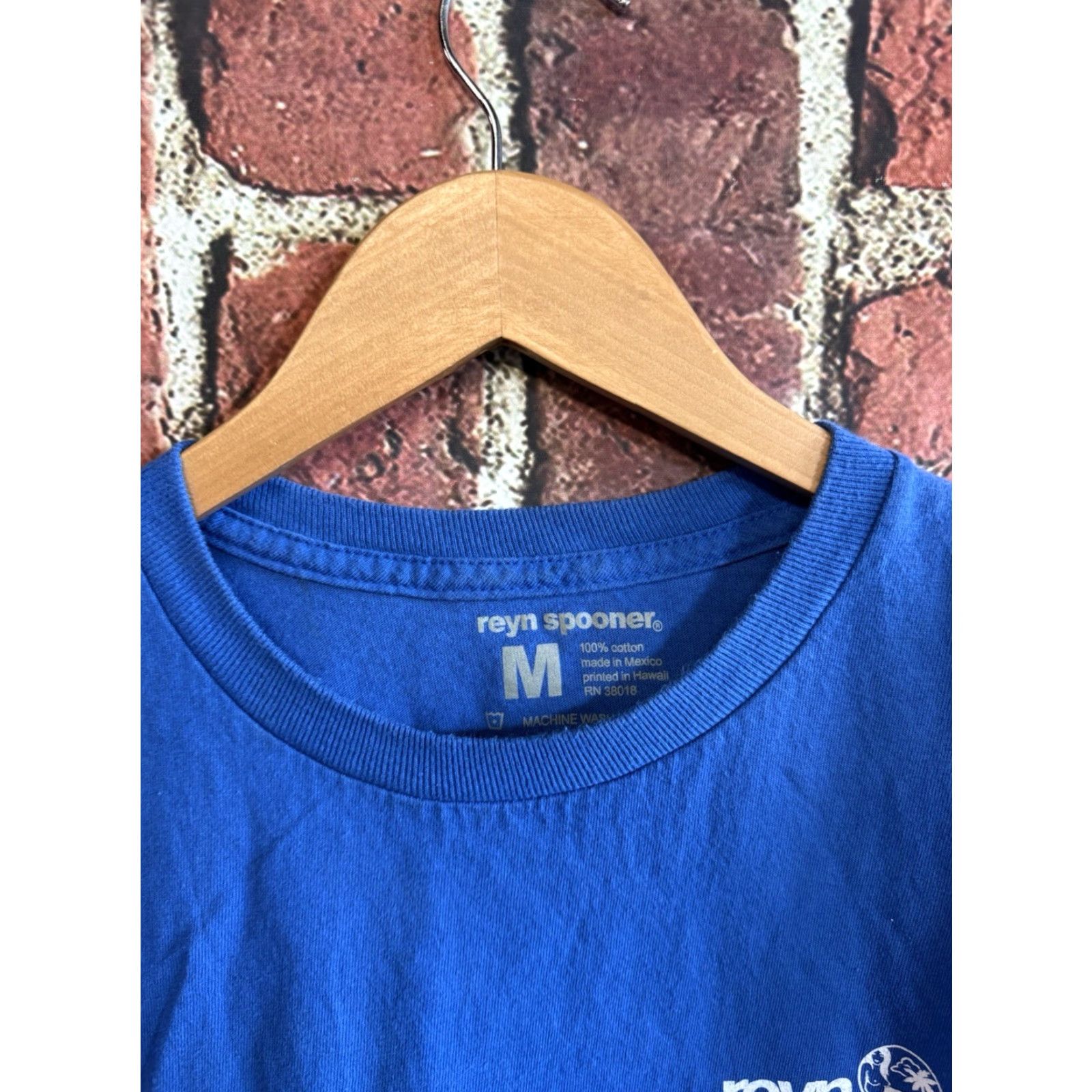 Reyn Spooner Reyn Spooner Shirt Mens Short Sleeve Blue Girl Graphic Hawaii 27 inches Pit to Pit 20 inches Length M Size US M / EU 48-50 / 2 - 3 Thumbnail