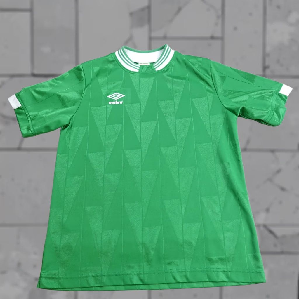 Umbro VINTAGE Umbro Shirt Green Double Sided Satin Made in USA Soccer Football #13 Mens Regular L Adult Green Satin Back Number 90s Size US L / EU 52-54 / 3 - 1 Thumbnail