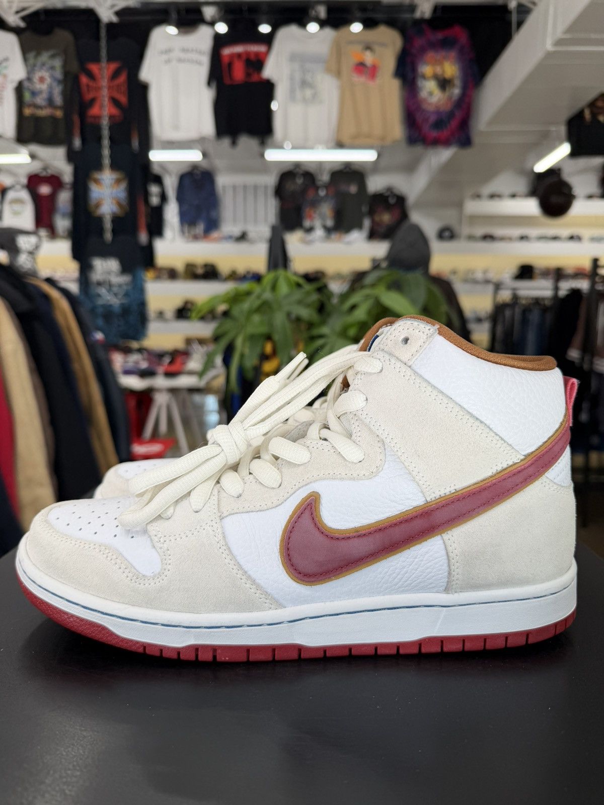 Nike Nike SB Dunk High Sail Bright Crimson Size 9.5 (2020) Size US 9.5 / EU 42-43 - 7 Thumbnail