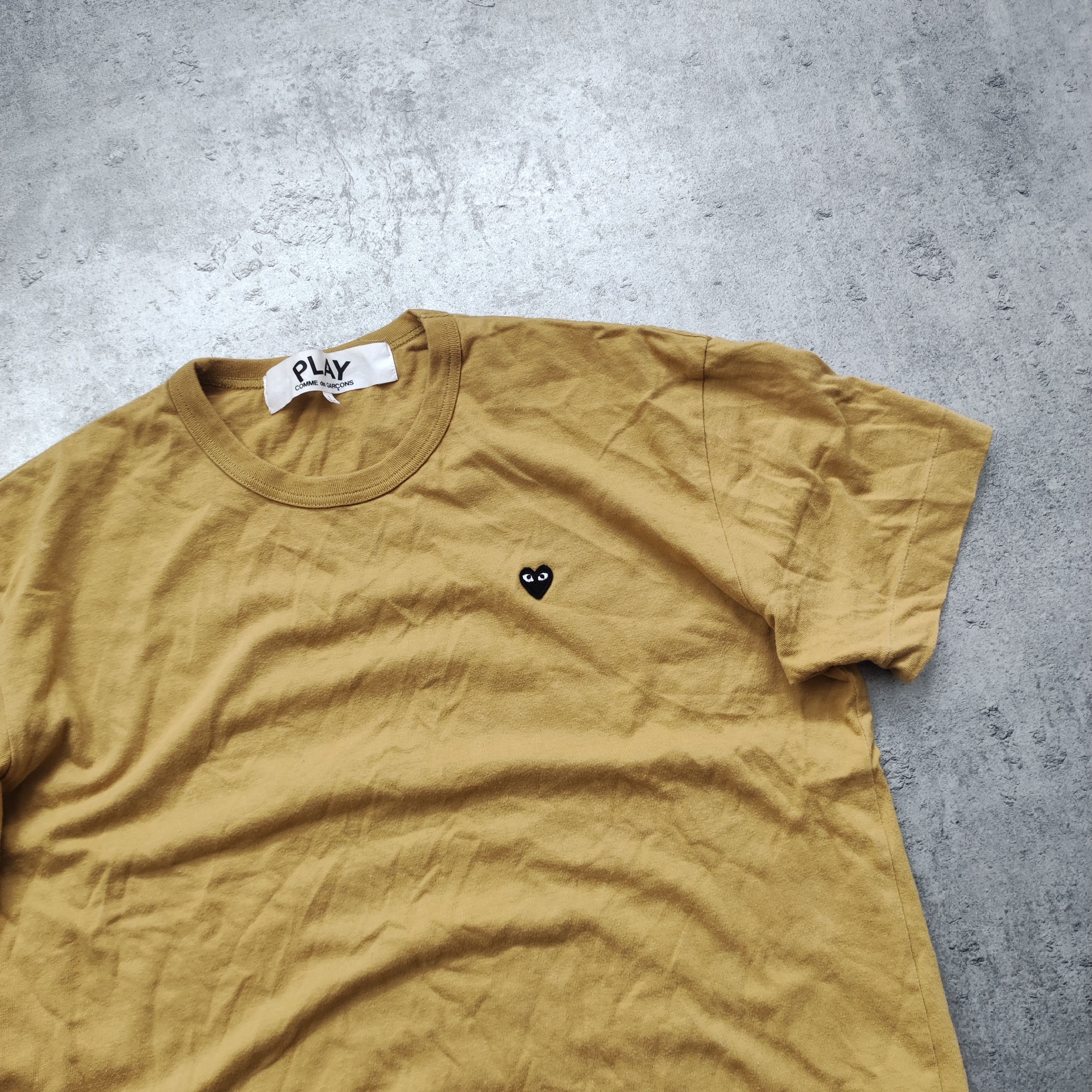 Comme des Garcons PLAY CDG Comme Des Garcons Play Small Heart Yellow Tee Size US L / EU 52-54 / 3 - 4 Thumbnail