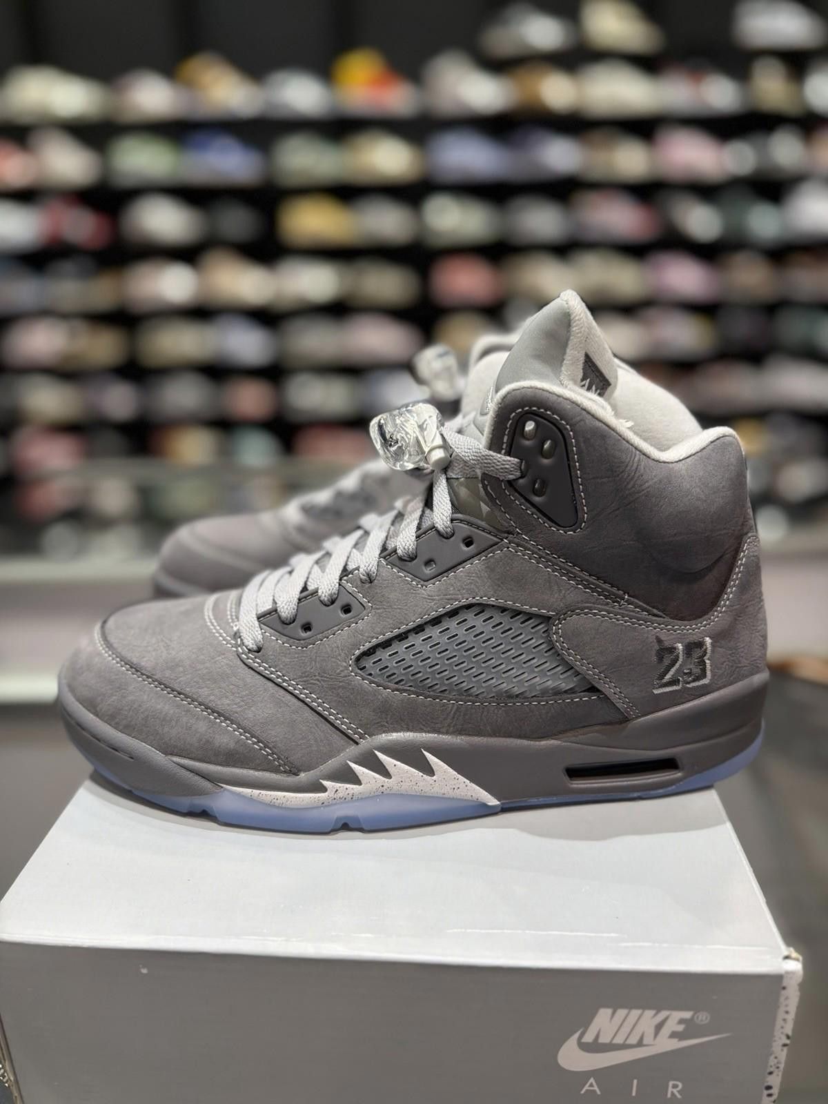 Jordan Brand Jordan Air Jordan 5 Retro DD0587-002 Wolf Grey Nubuck (8) Size US 8 / EU 41 - 5 Thumbnail