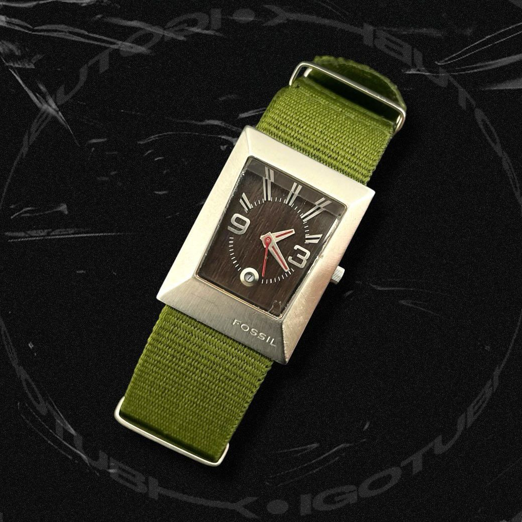 Fossil FOSSIL BIG TIC(JR-8292)RED FRAME WATCH🔴 | Grailed