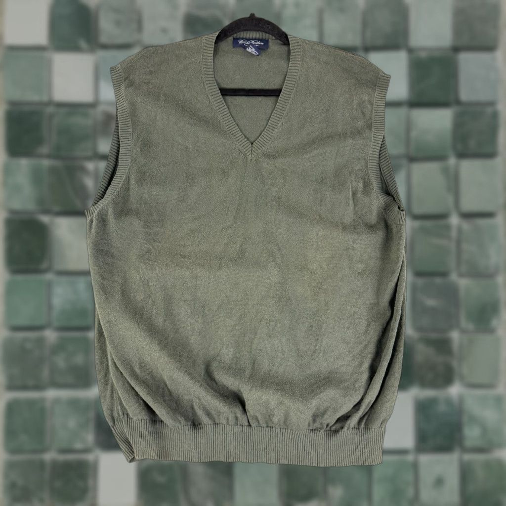 Brooks Brothers Brooks Brothers Sweater Vest Men Large Green 100% Cotton V-Neck Vintage Polo/Casual City Preppy Mens Vest Size US L / EU 52-54 / 3 - 1 Thumbnail