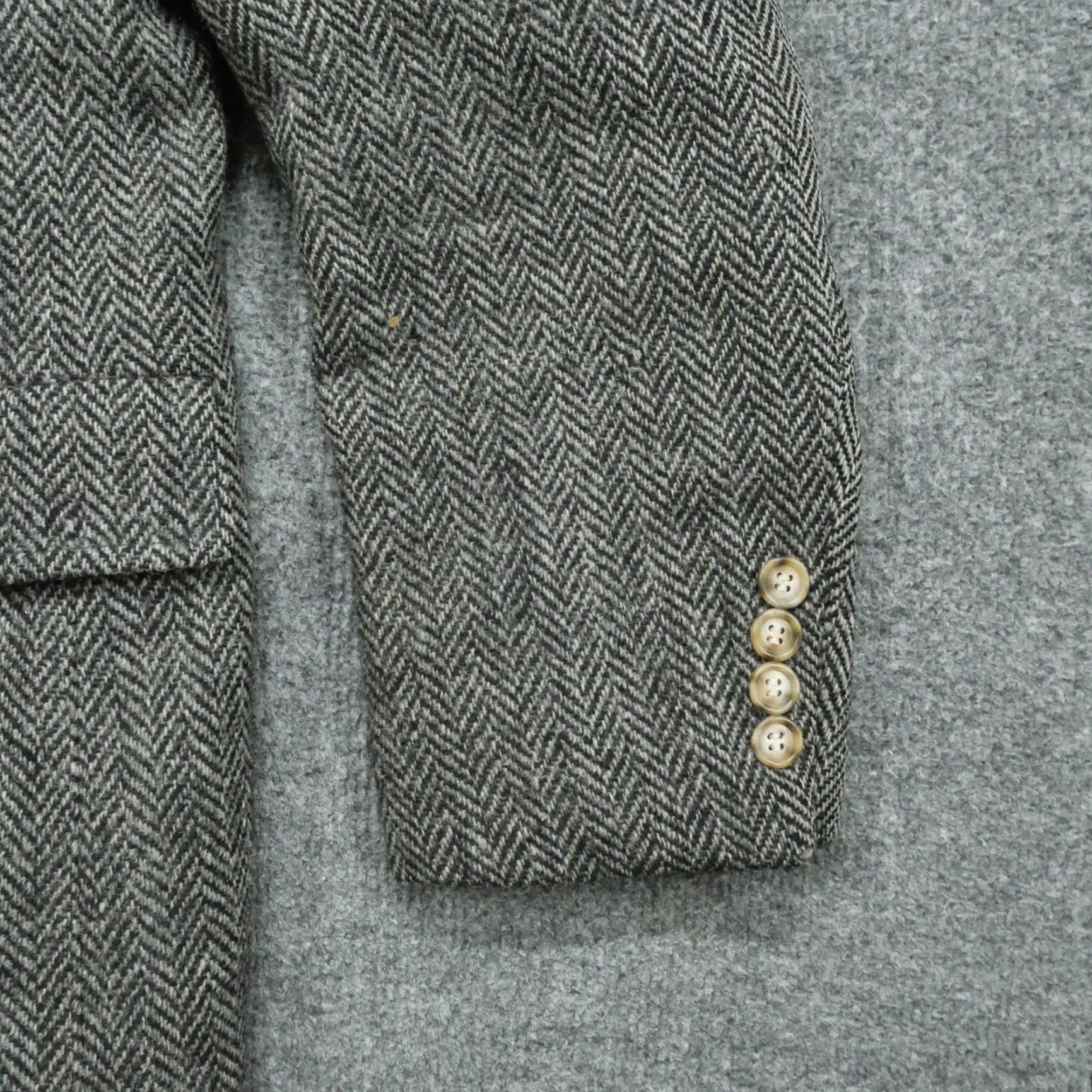 Vintage VINTAGE Hunt Valley Blazer Mens 40R Wool Tweed Grey Herringbone Door Harris Tweed Overcoat Classic Style Mens Blazer Size 40R - 2 Thumbnail