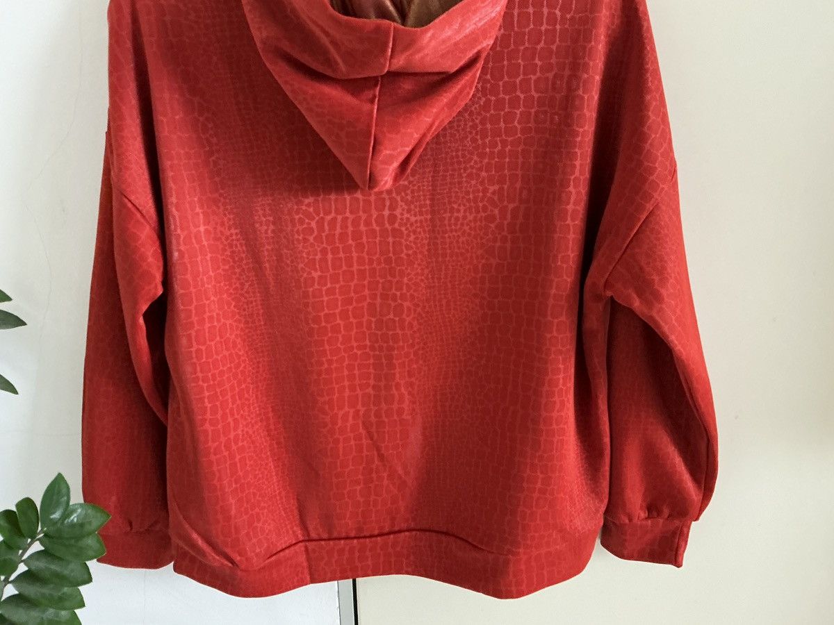 Other Luxury‑Vibe Red Hoodie w/ Gold Accents / size M Size M / US 6-8 / IT 42-44 - 12 Thumbnail