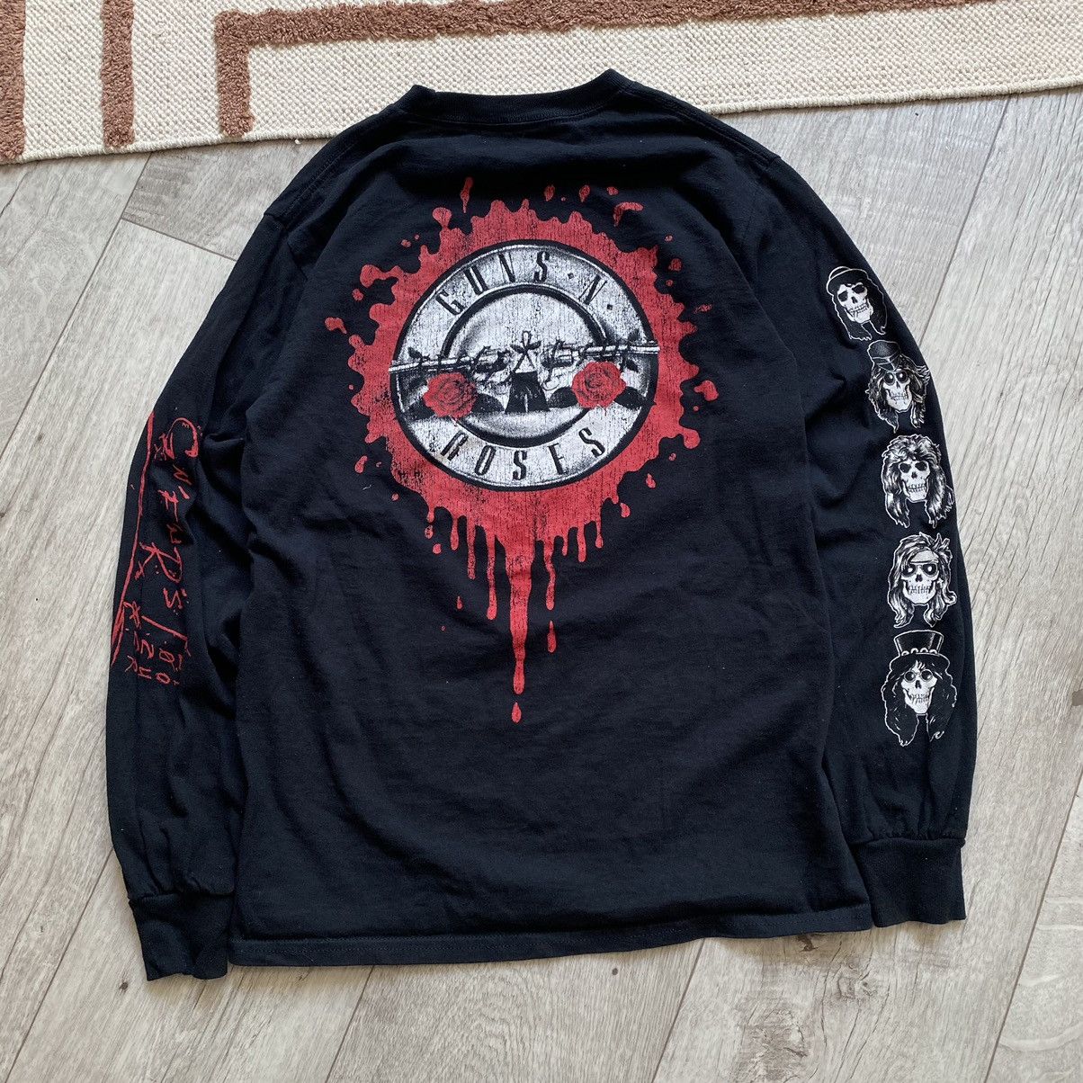 Band Tees GUNS N ROSES Y2K TOUR LONG SLEEVE T SHIRT Size US S / EU 44-46 / 1 - 1 Thumbnail