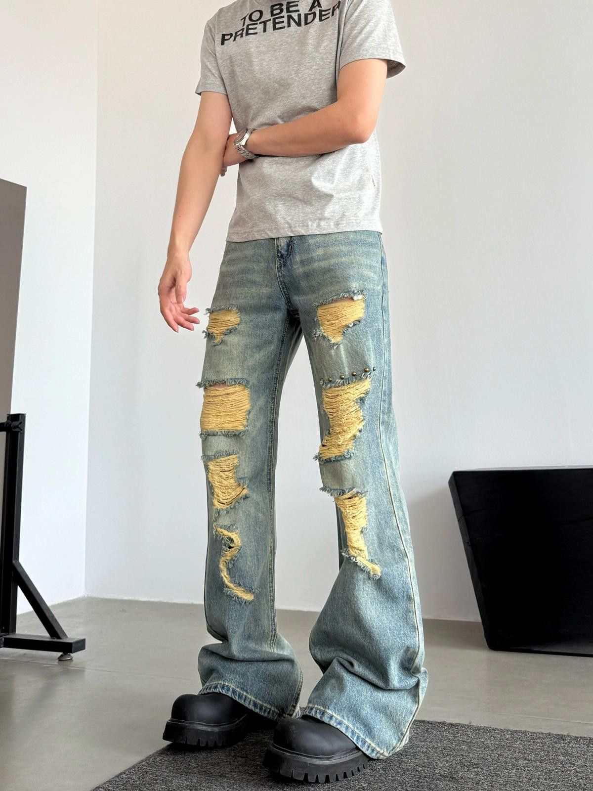 Vintage Distressed Flared Jeans Size US 32 / EU 48 - 3 Thumbnail
