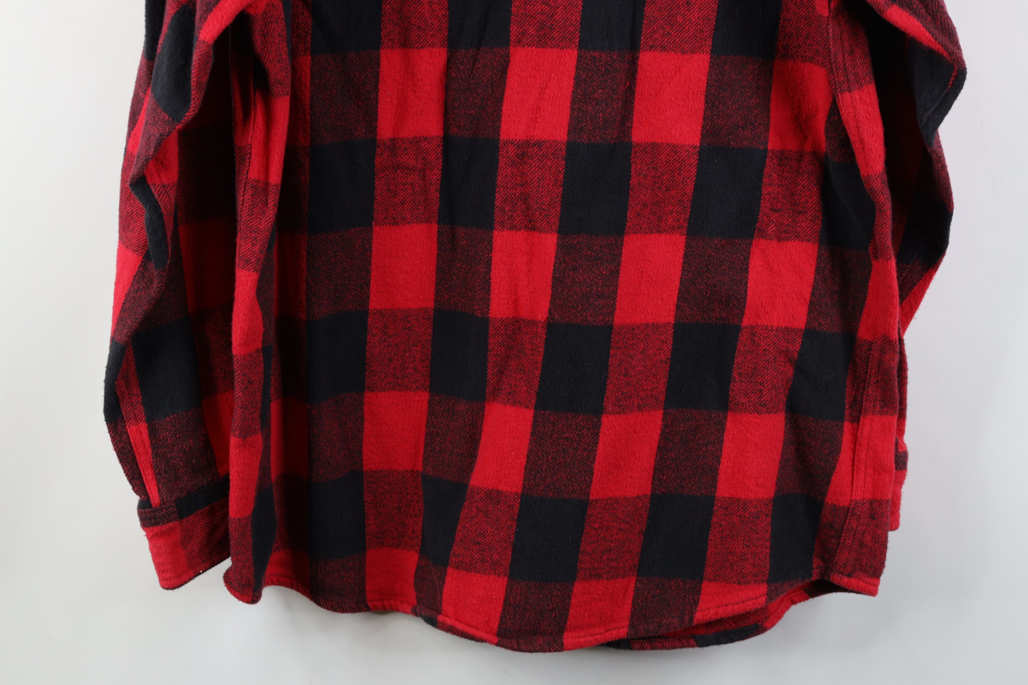 Vintage Vintage 90s Streetwear Heavyweight Button Shirt Red Plaid Size US L / EU 52-54 / 3 - 9 Thumbnail
