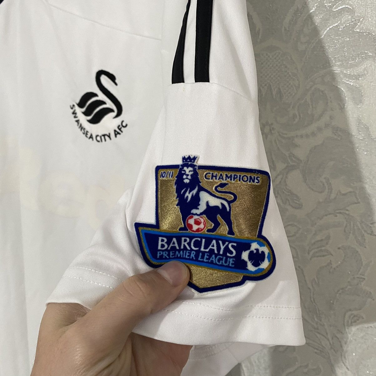 Vintage Vintage Adidas Swansea City Home Jersey 11/12 #11 SINCLAIR Size US L / EU 52-54 / 3 - 4 Thumbnail
