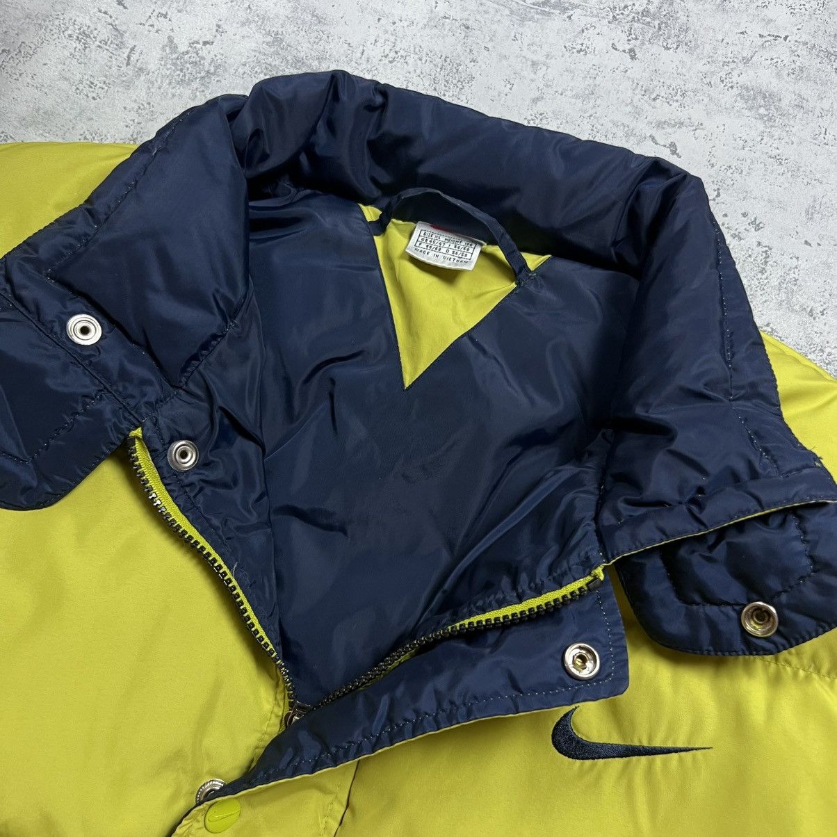 Nike 90s NIKE BIG SWOOSH VINTAGE Y2K OVERSIZED PUFFER DOWN JACKET Size US XL / EU 56 / 4 - 7 Thumbnail