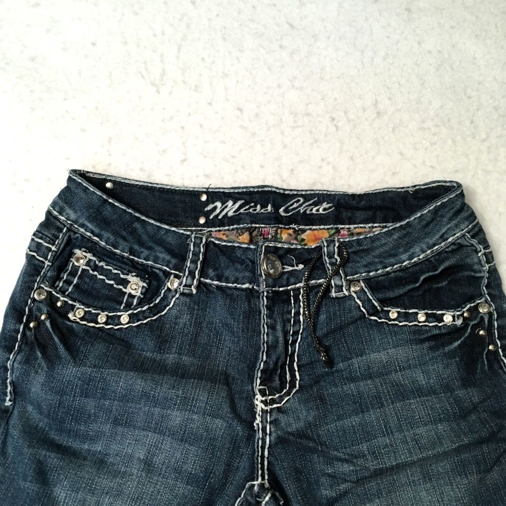 Vintage Miss Chic Jeans Mid Rise Womans Size 9 (28x16) Blue Denim capri leg Med Wash Size 28" / US 6 / IT 42 - 3 Thumbnail
