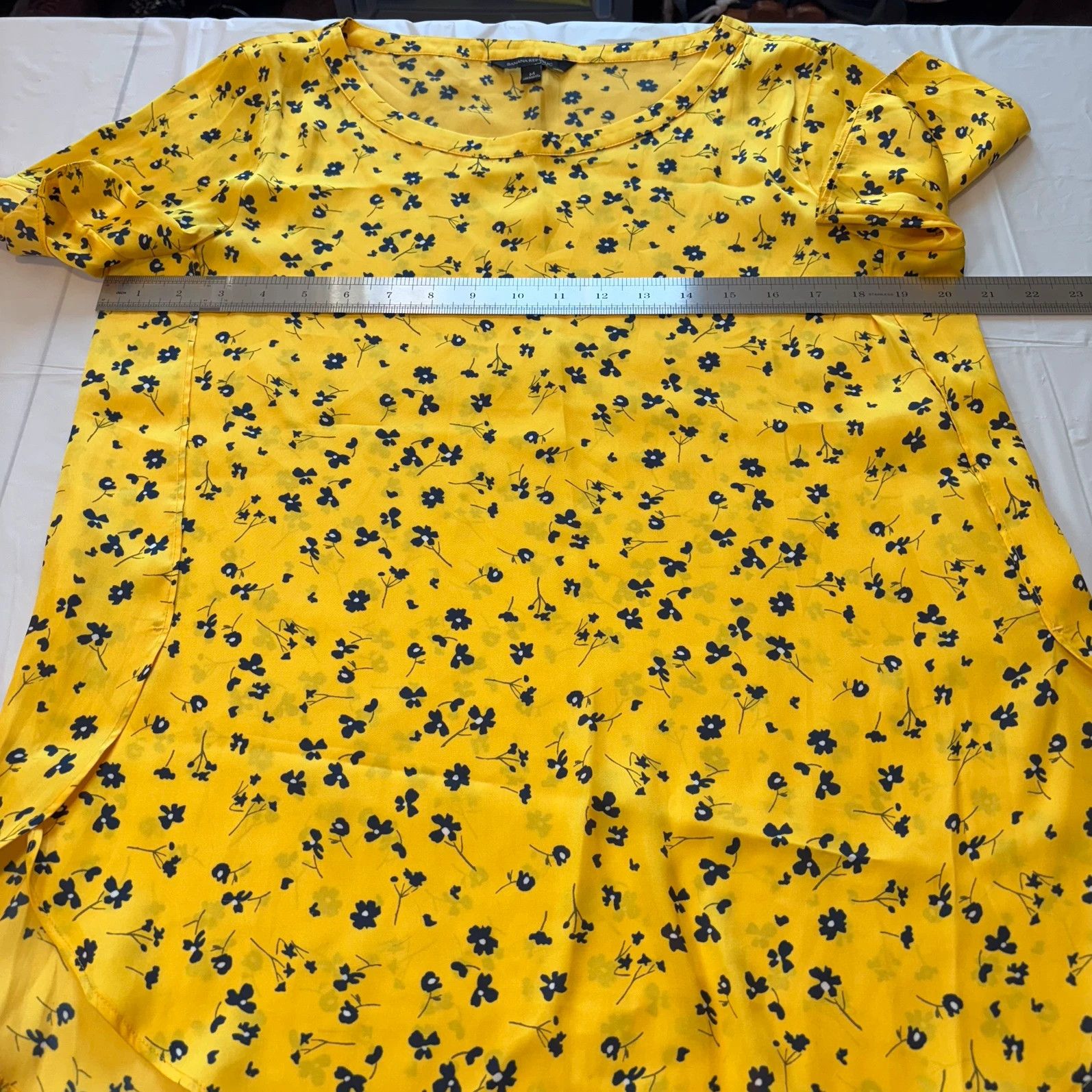 Banana Republic Banana Republic Short Sleeve Scoop Neck Yellow size M Size M / US 6-8 / IT 42-44 - 10 Thumbnail